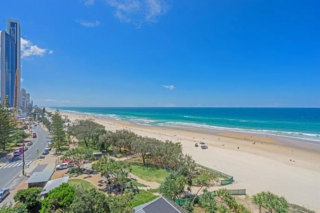 Deluxe One-Bedroom Apartment in One The Esplanade Apartments on Surfers Paradise