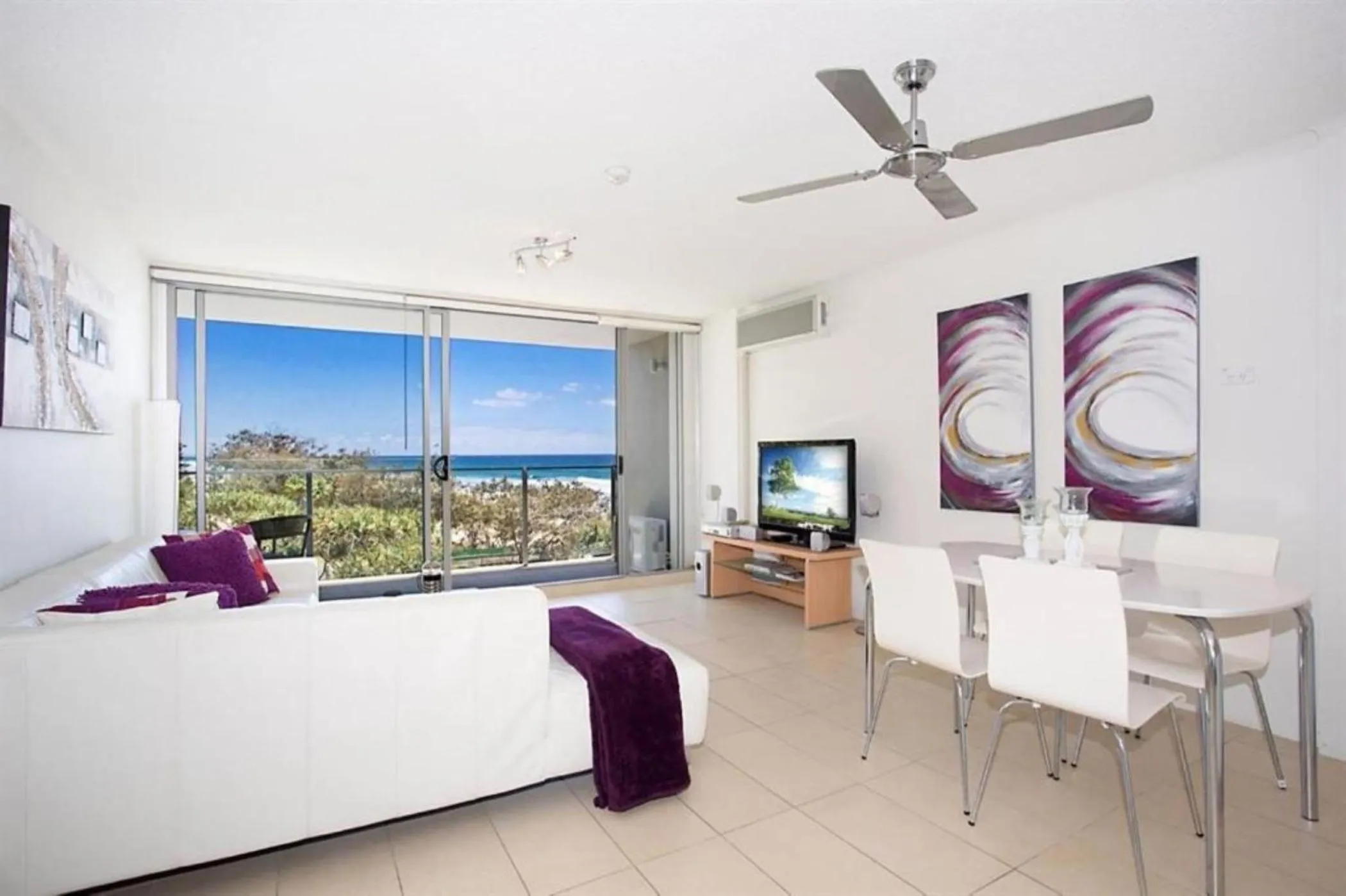 Natural landscape, Bed in One The Esplanade Apartments on Surfers Paradise