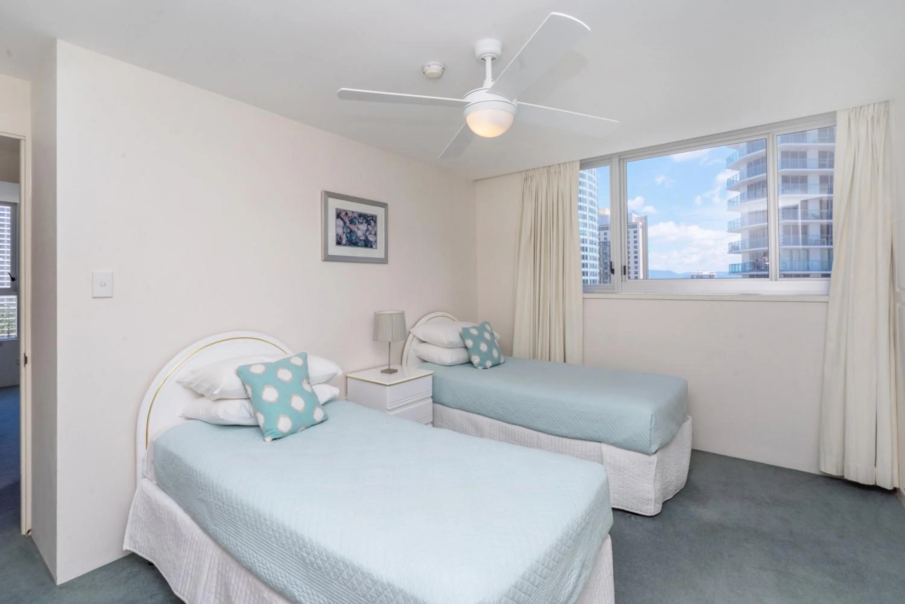 Bed in One The Esplanade Apartments on Surfers Paradise