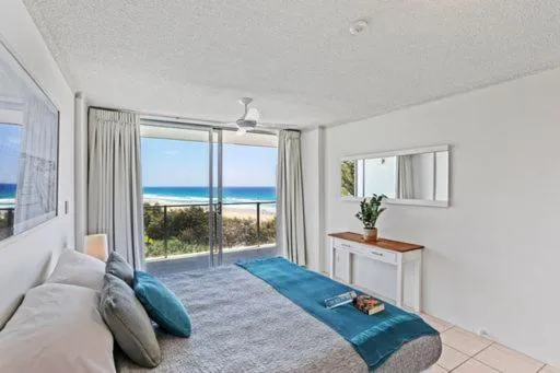 One-Bedroom Apartment in One The Esplanade Apartments on Surfers Paradise