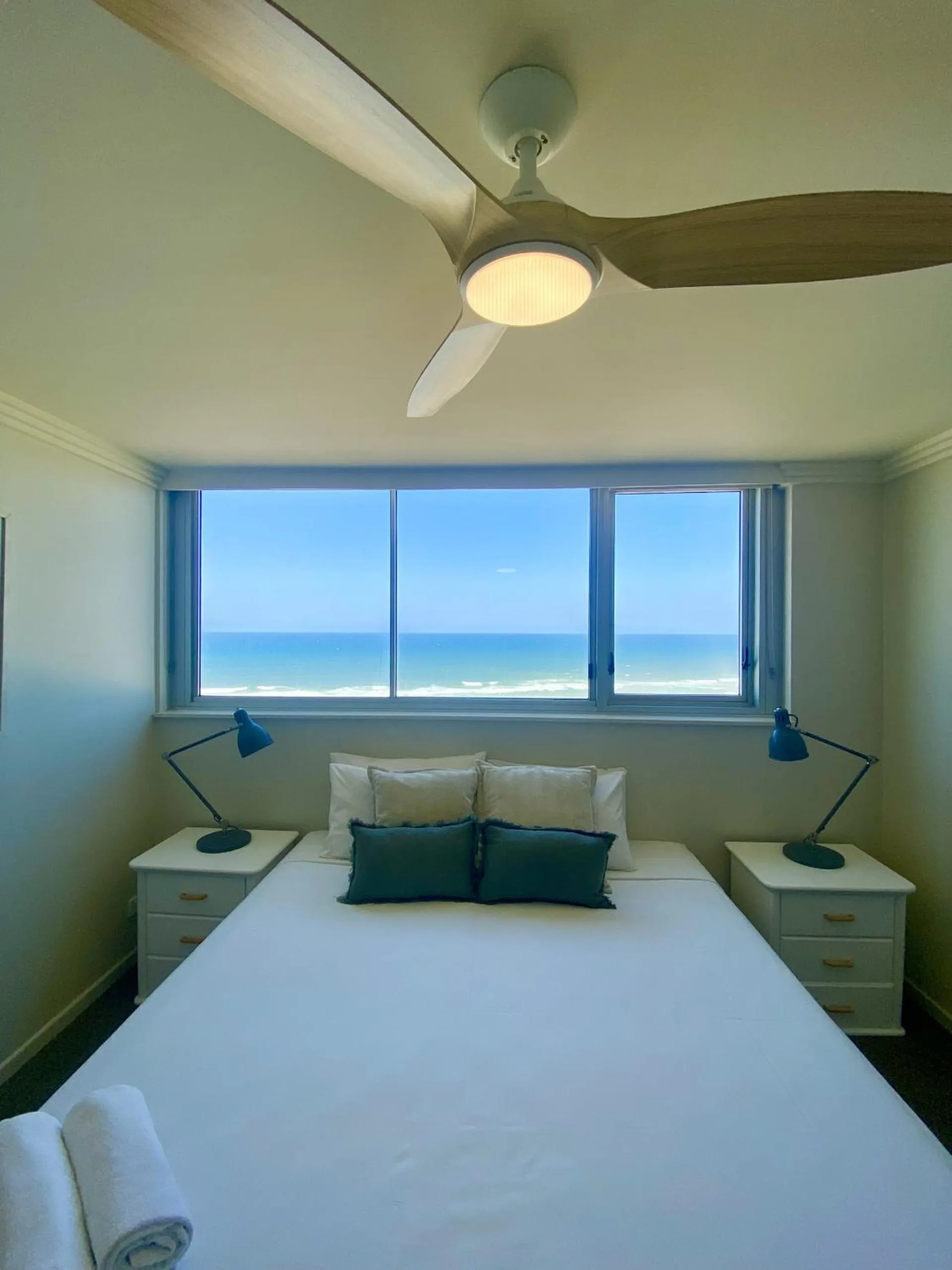 Bed in One The Esplanade Apartments on Surfers Paradise