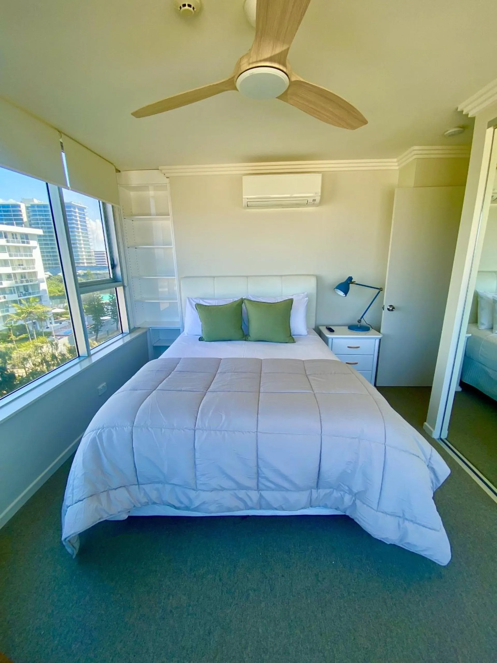 Bed in One The Esplanade Apartments on Surfers Paradise