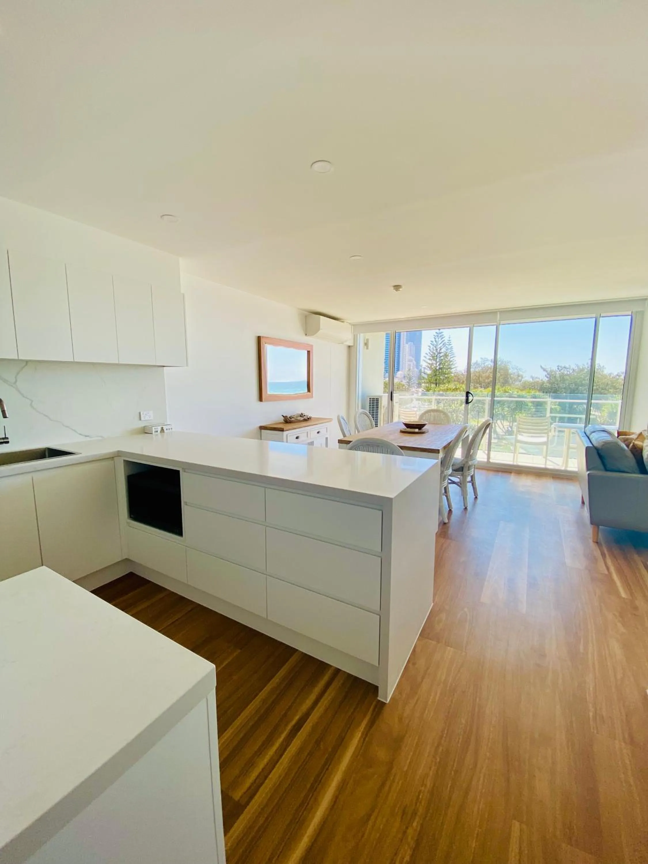 Kitchen or kitchenette in One The Esplanade Apartments on Surfers Paradise