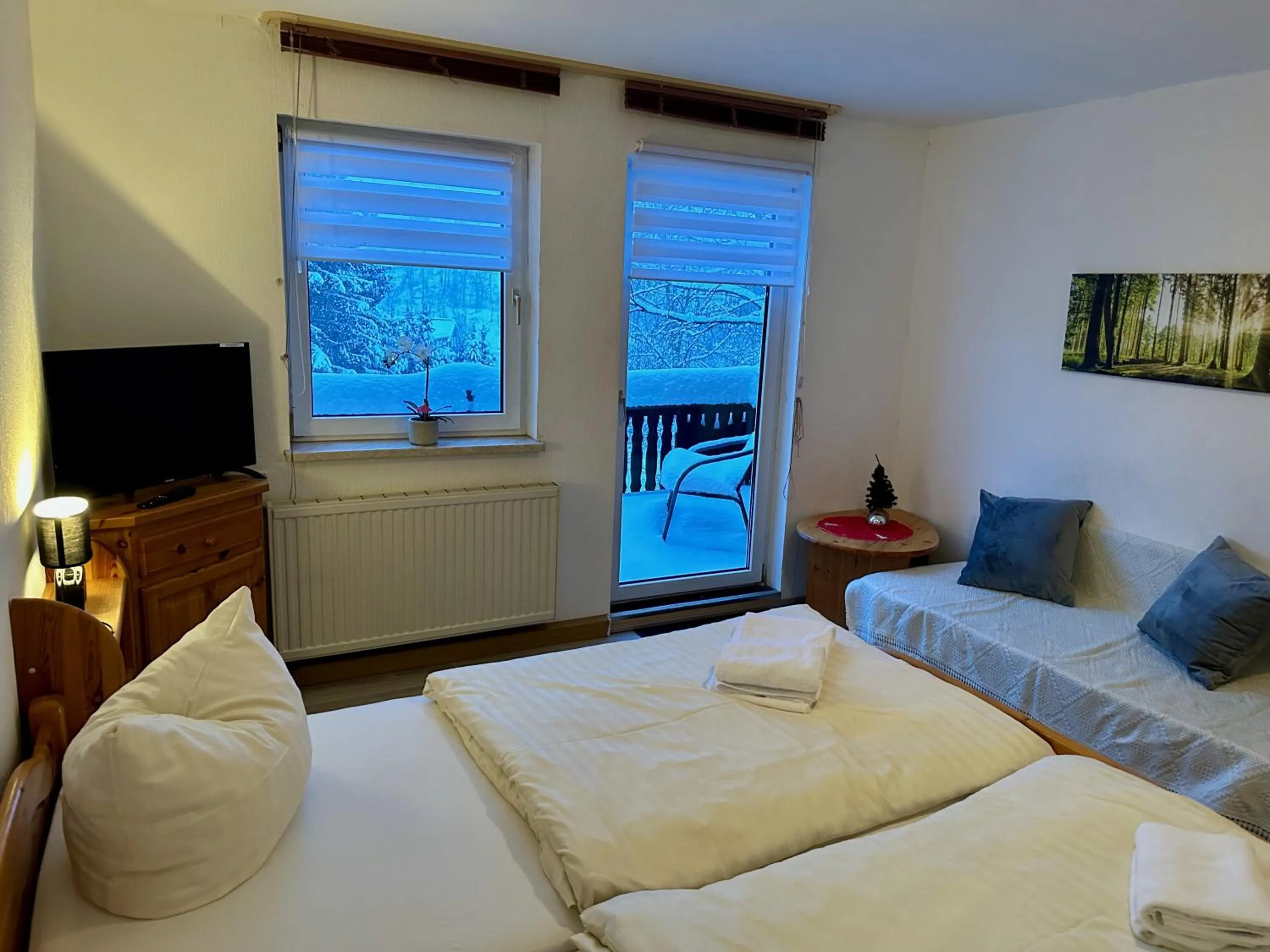 Bed in Pension Raststüb'l