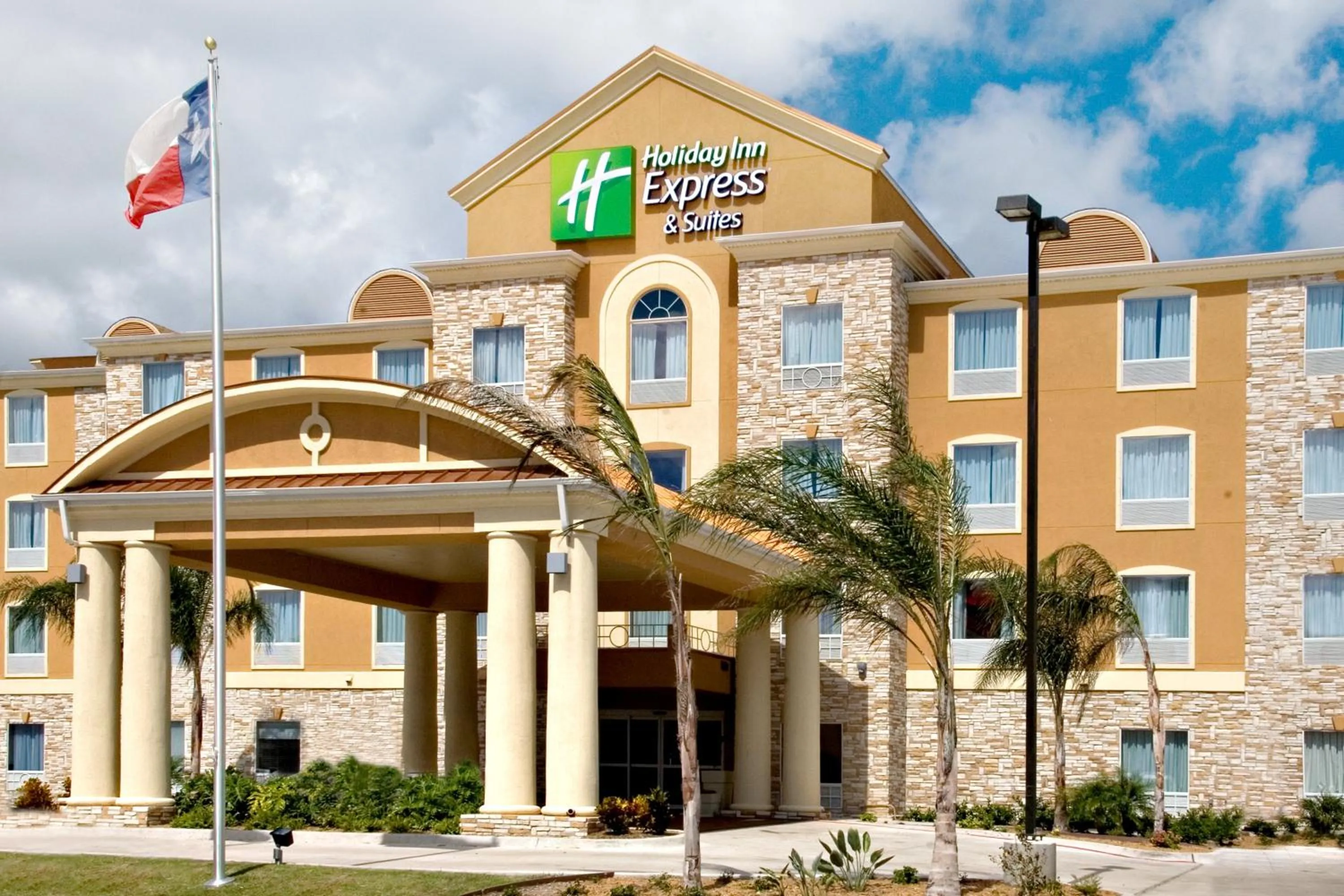 Property building in Holiday Inn Express & Suites Corpus Christi by IHG