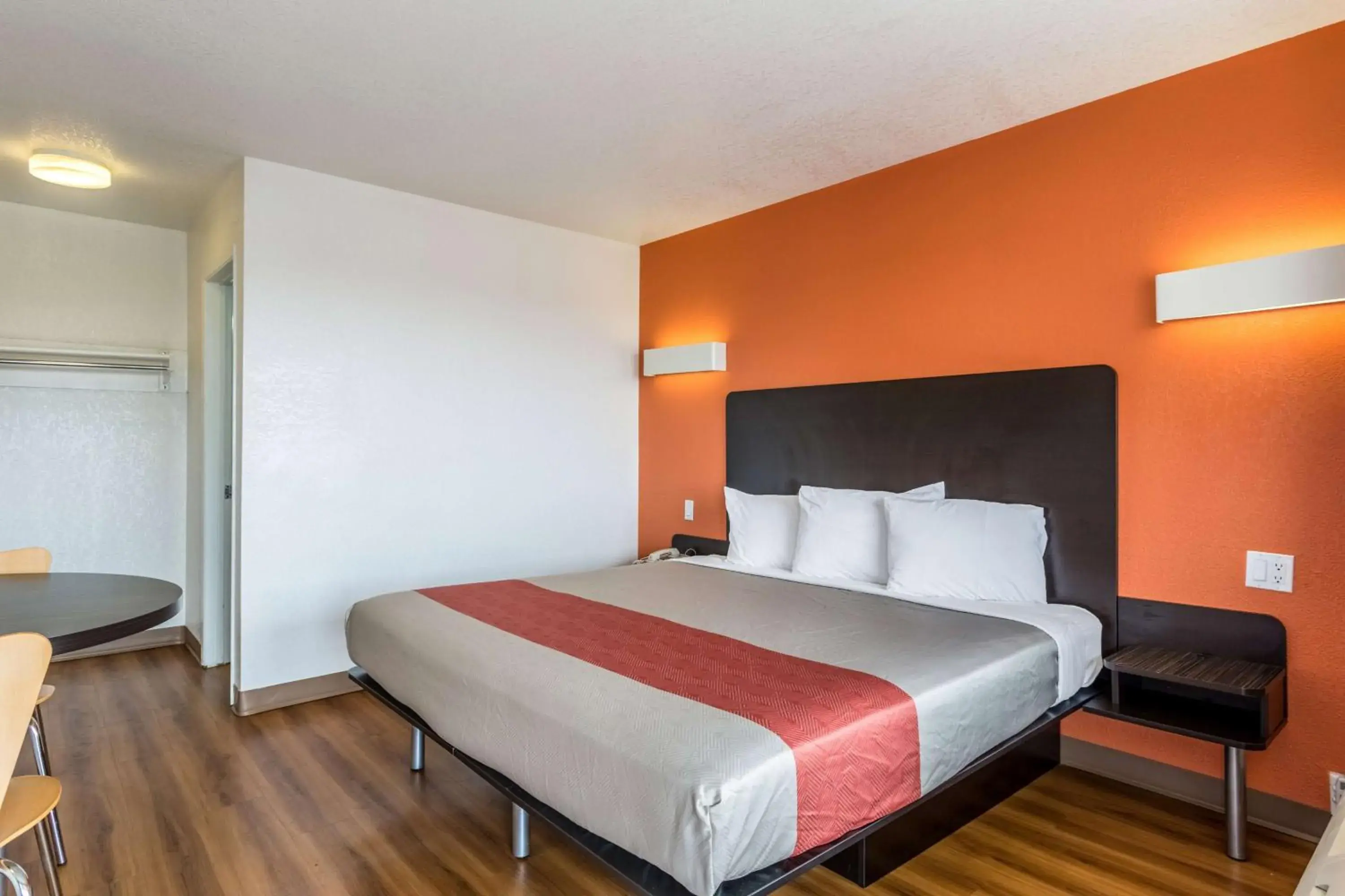 Double Room - Smoking in Motel 6 Albuquerque Northeast Double Room - Smoking in Motel 6 Albuquerque Northeast