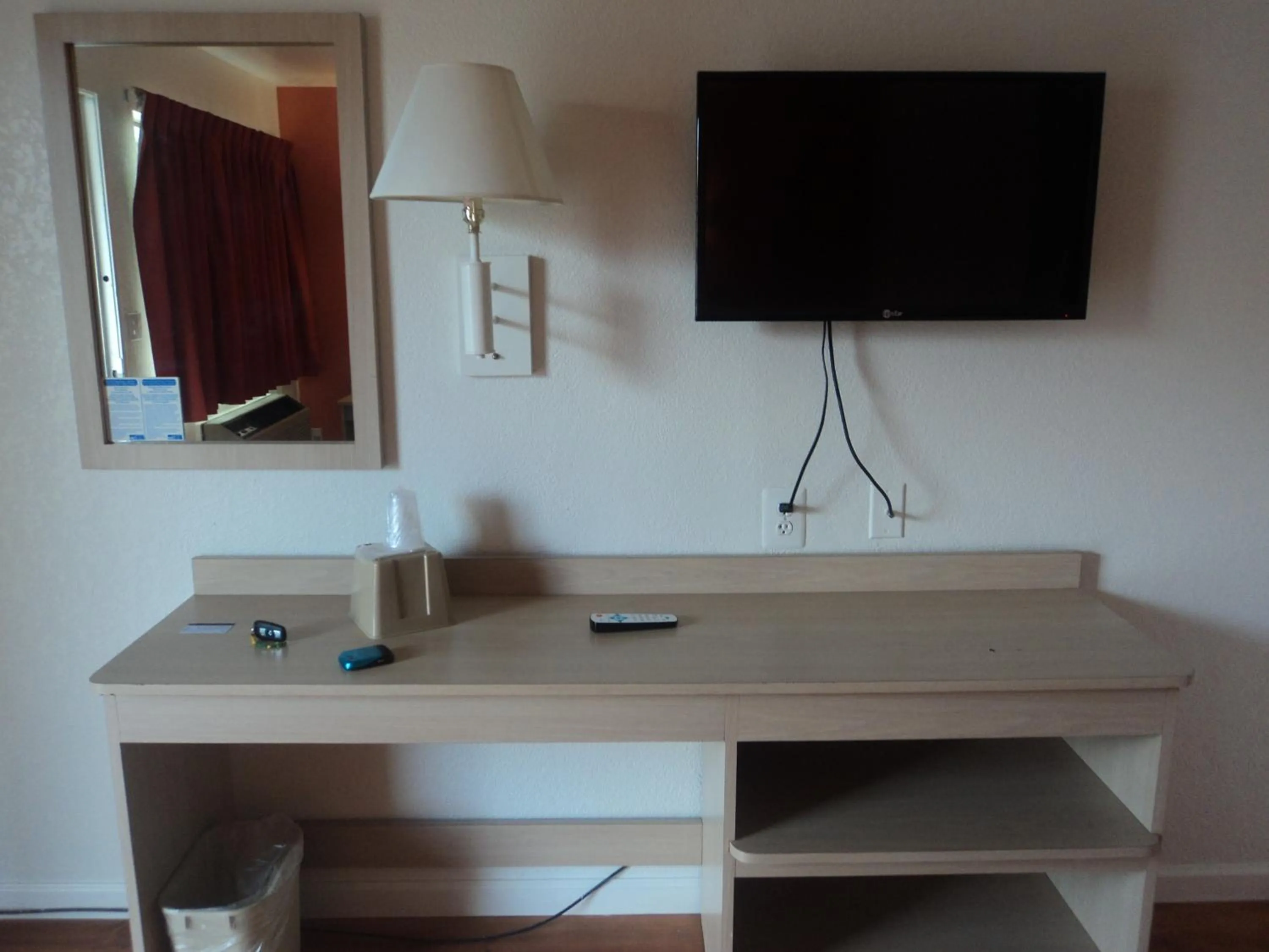 TV and multimedia in Motel 6 Albuquerque Northeast