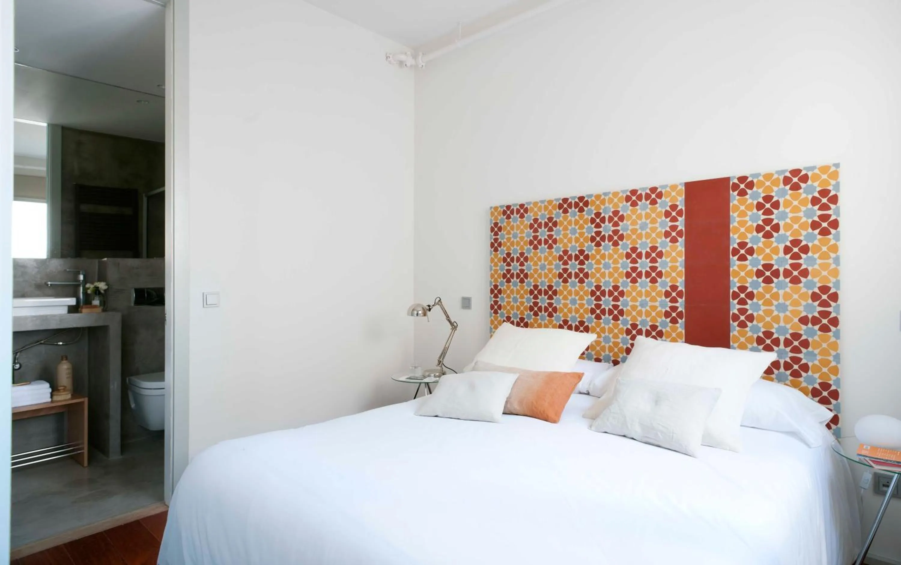 Bed in Eric Vökel Boutique Apartments - Madrid Suites