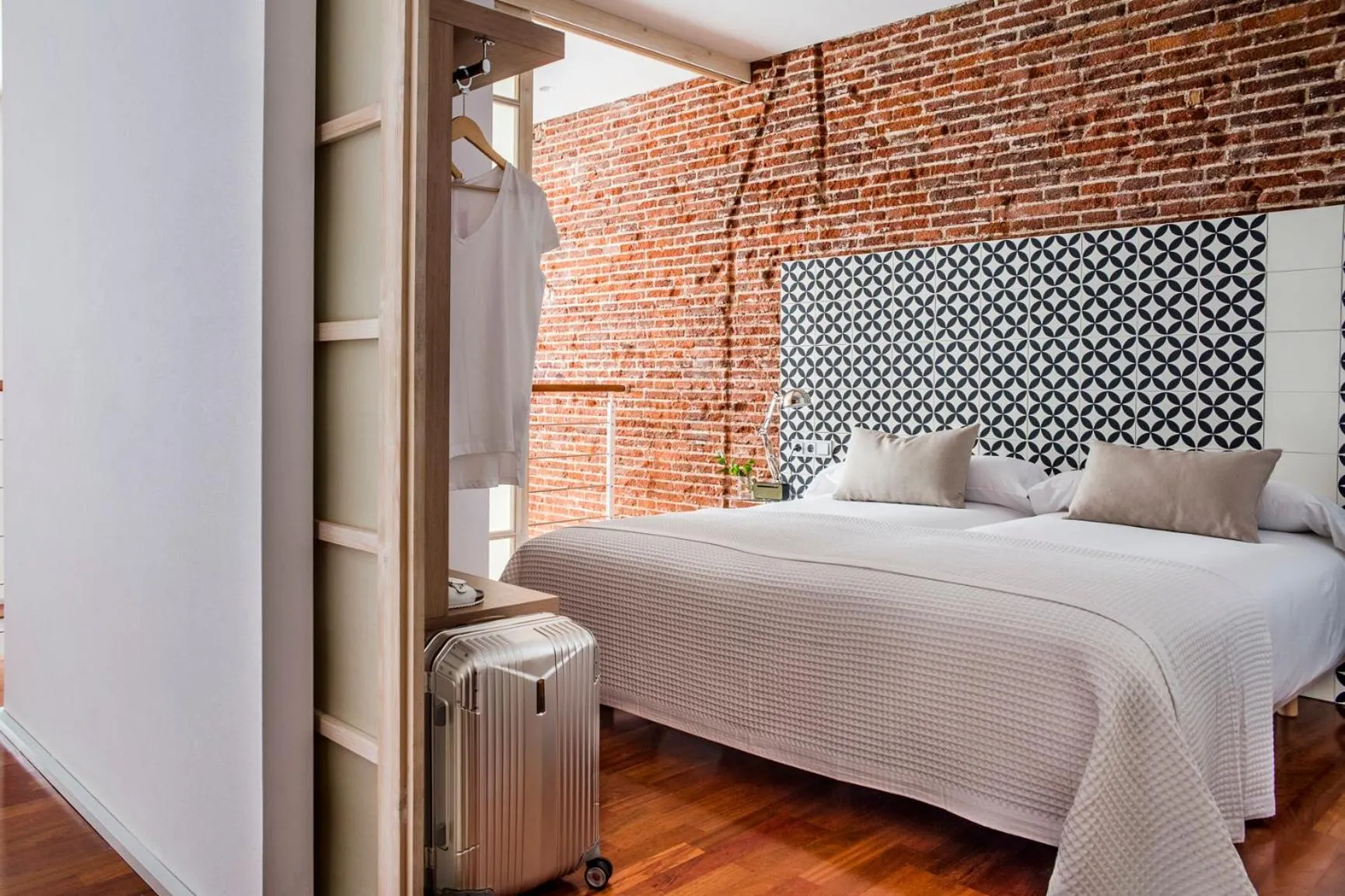 Bed in Eric Vökel Boutique Apartments - Madrid Suites