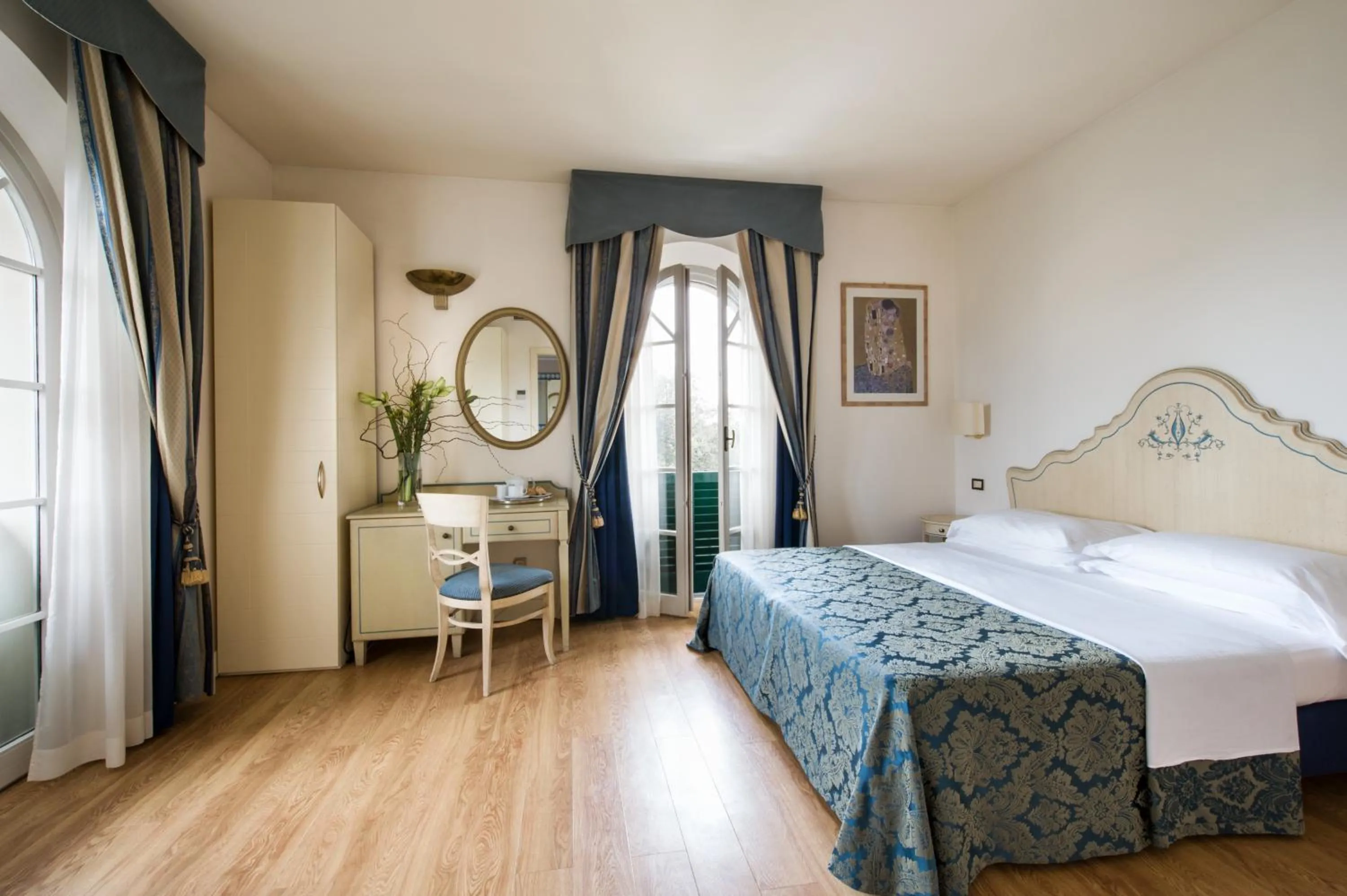 Bedroom, Bed in Hotel Goya