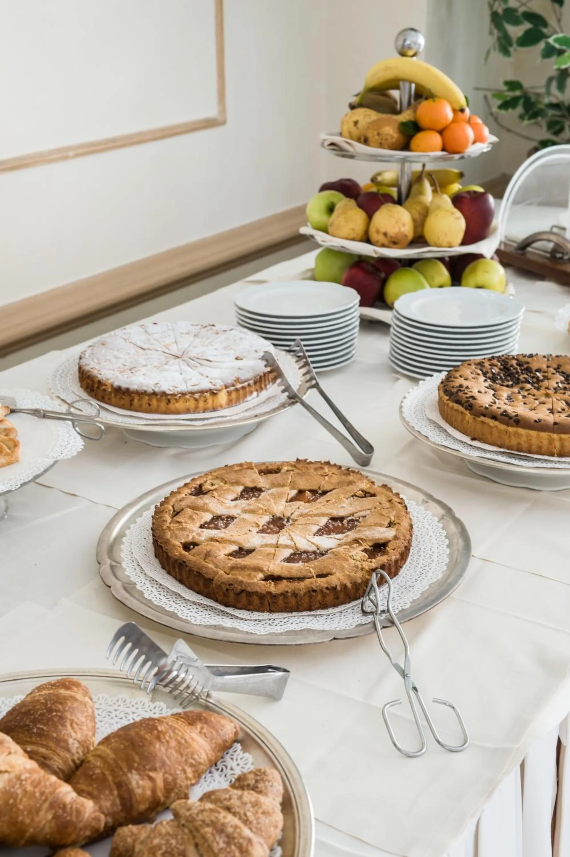 Restaurant/places to eat in Hotel Goya