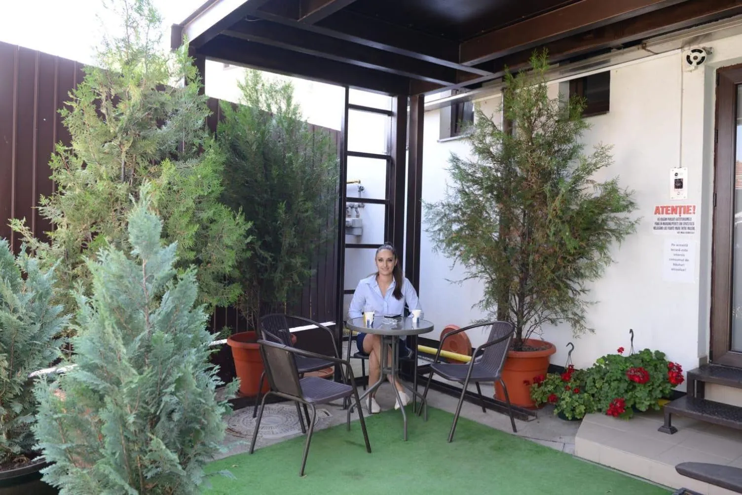 Balcony/Terrace in Corner Center Rental