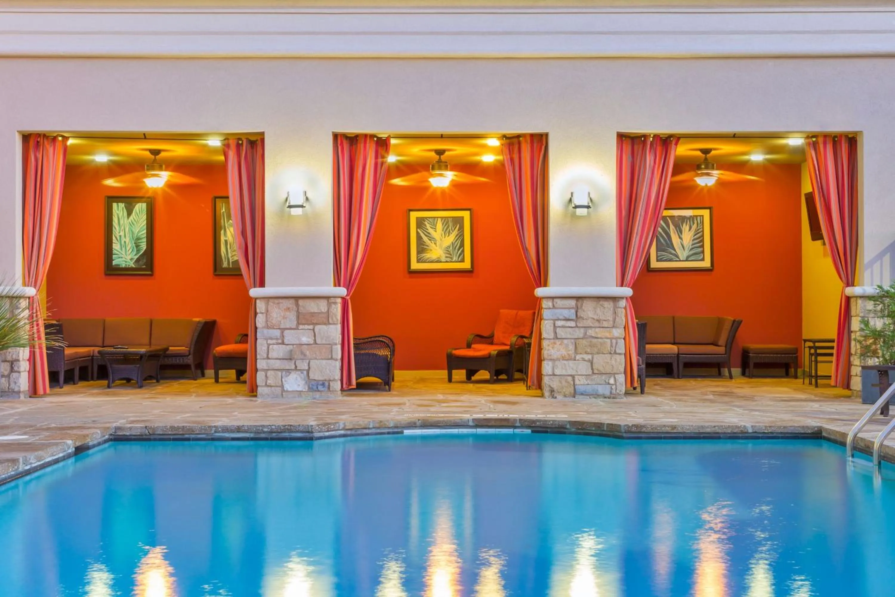 Swimming pool in Holiday Inn Temple - Belton by IHG