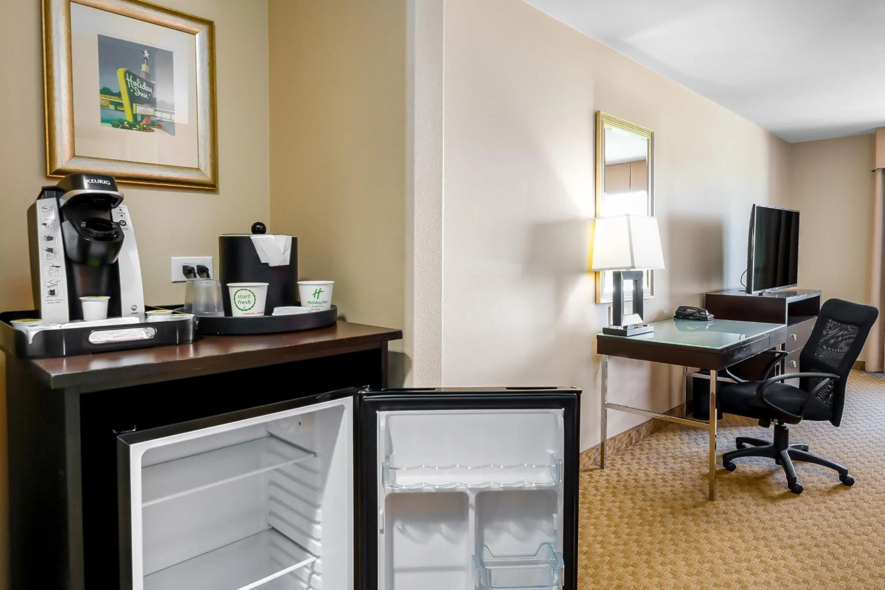 Coffee/tea facilities in Holiday Inn Temple - Belton by IHG