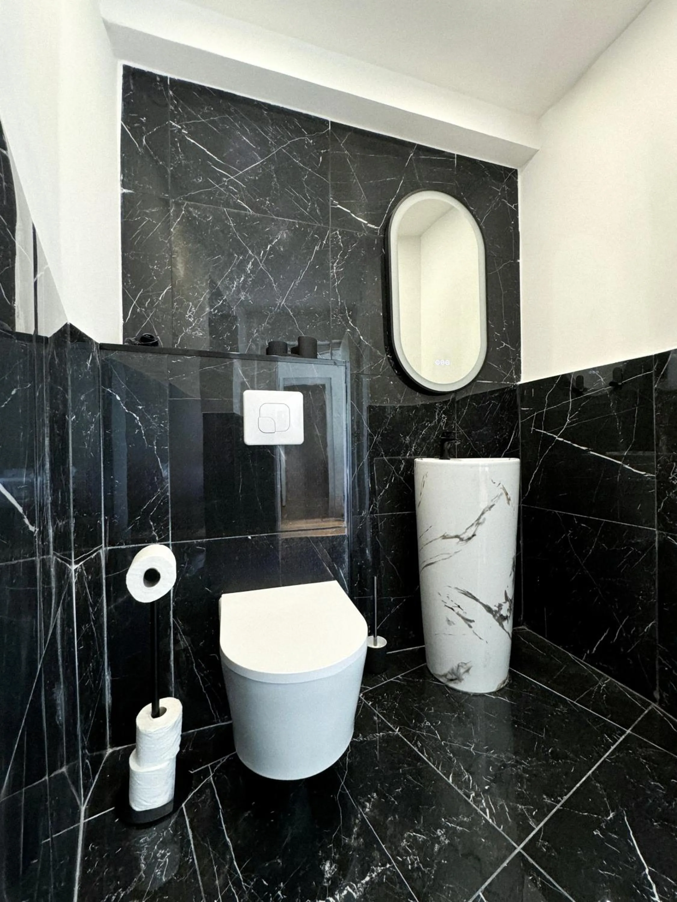 Bathroom in Mithouard Apartments