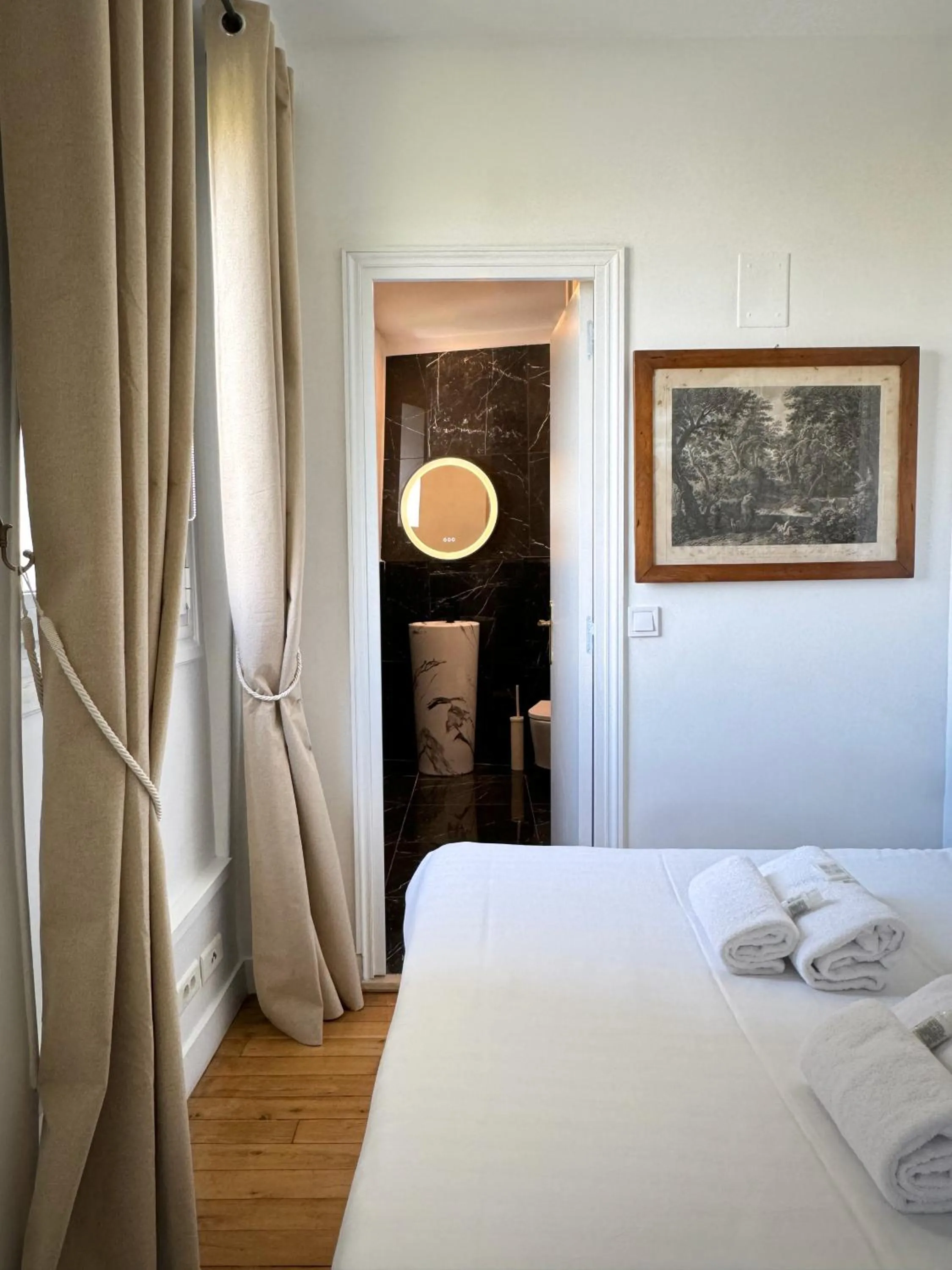 Bedroom, Bed in Mithouard Apartments