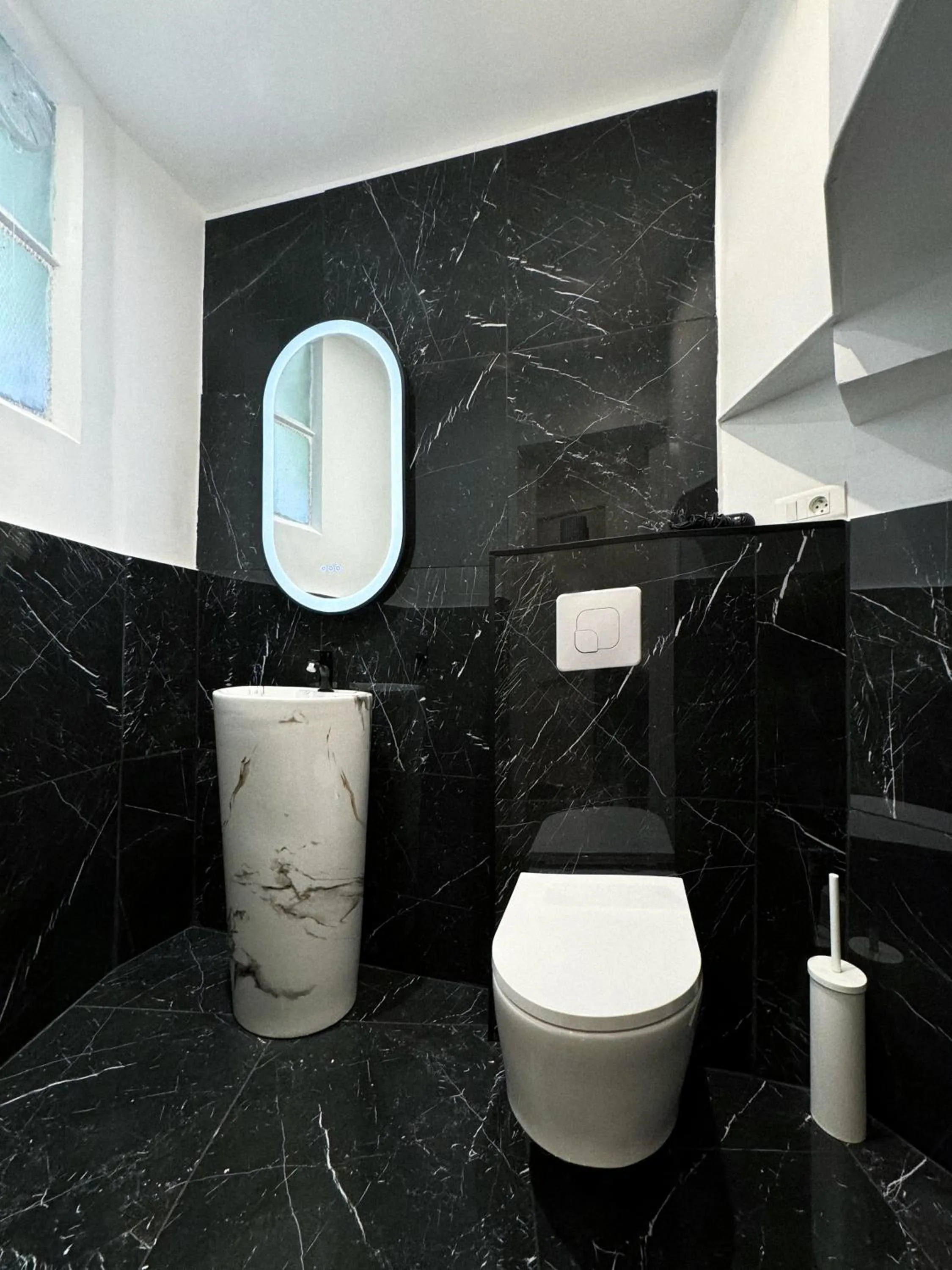 Bathroom in Mithouard Apartments