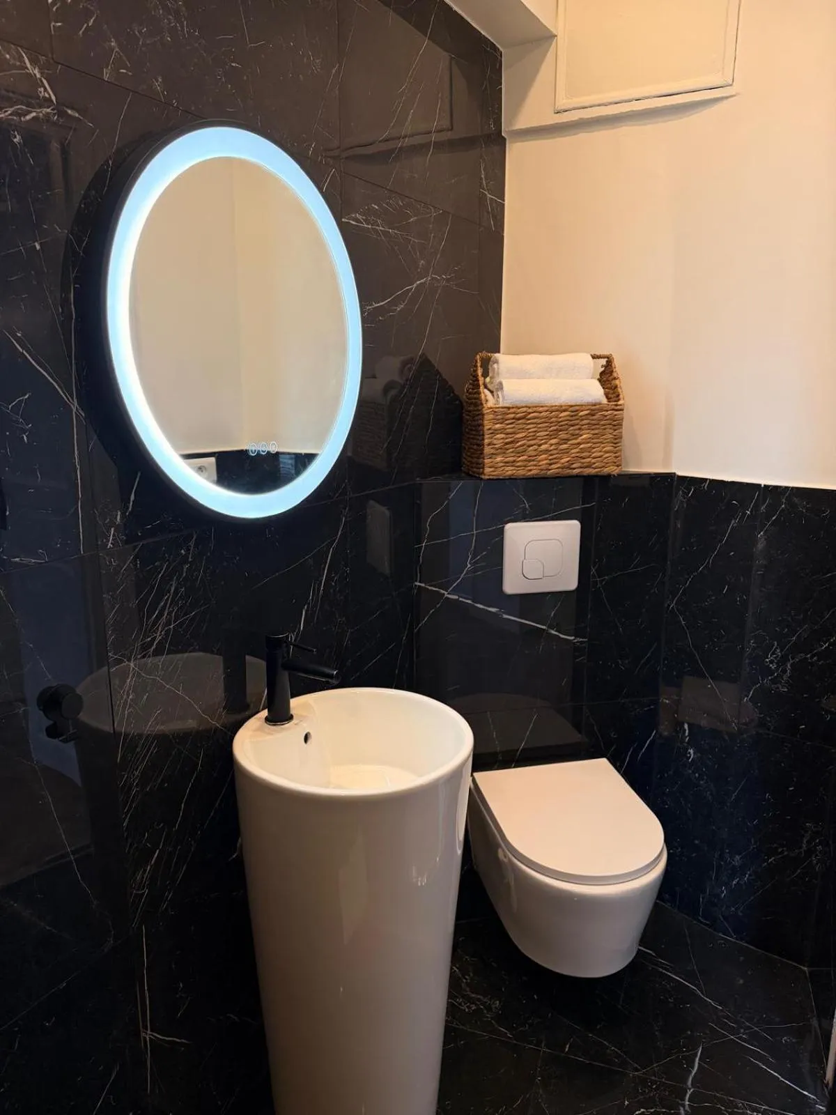 Mithouard Apartments