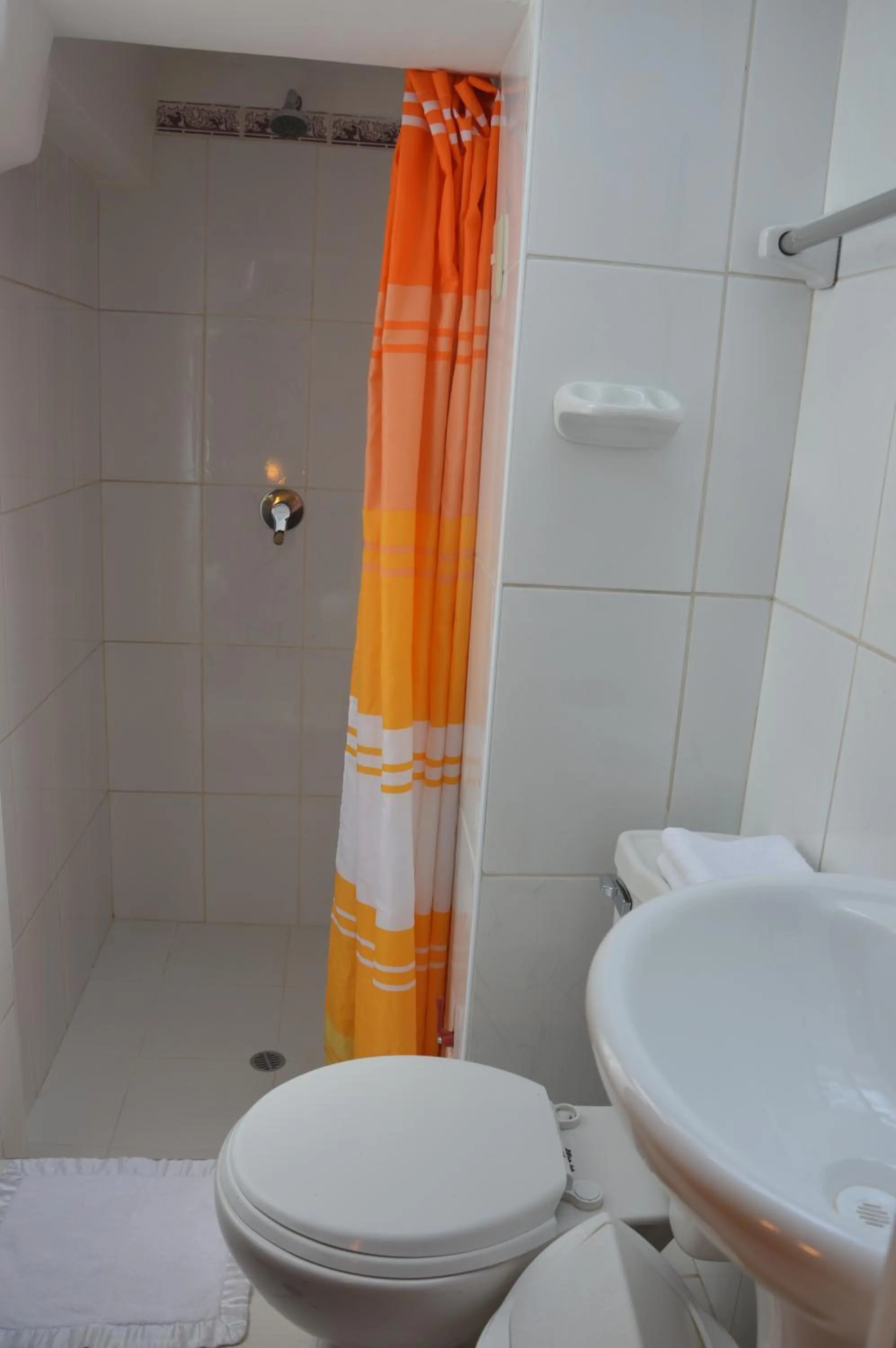 Shower in Hostal Wasichay