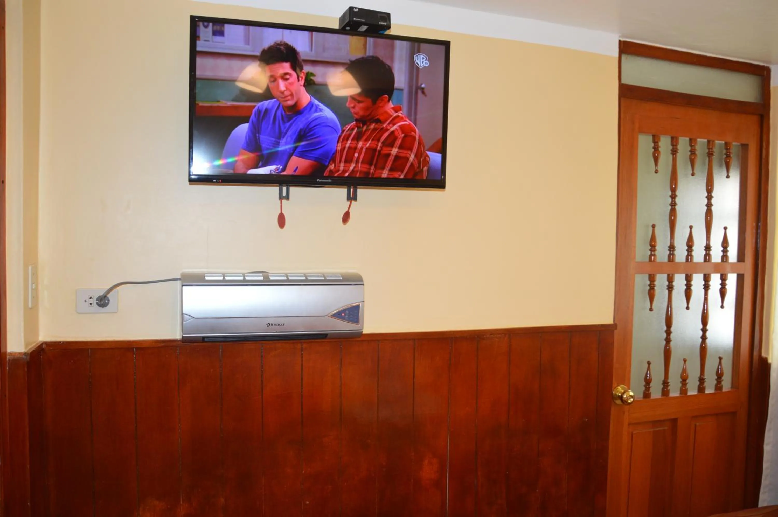TV and multimedia in Hostal Wasichay