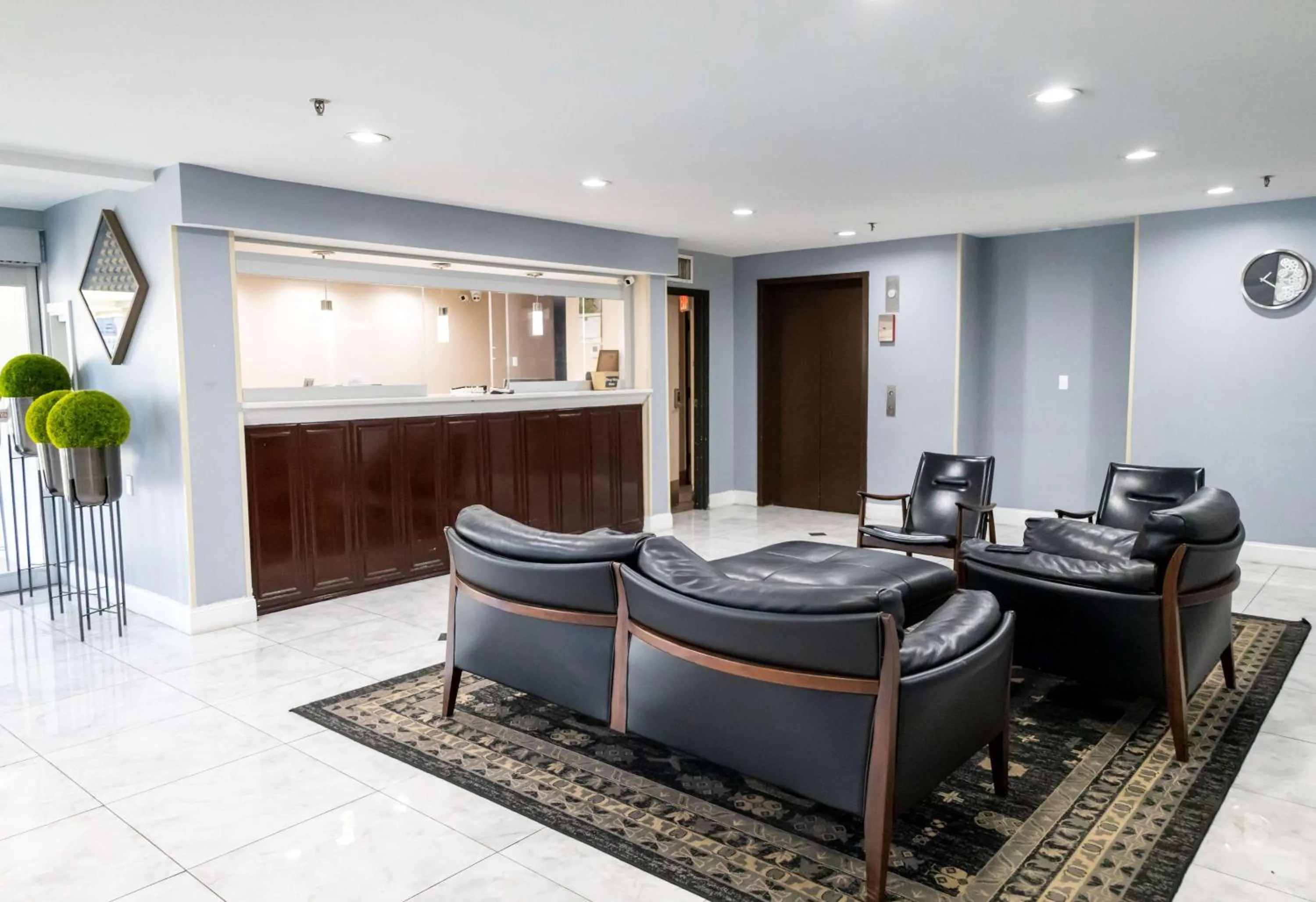 Lobby or reception in Baymont by Wyndham College Park Atlanta Airport South