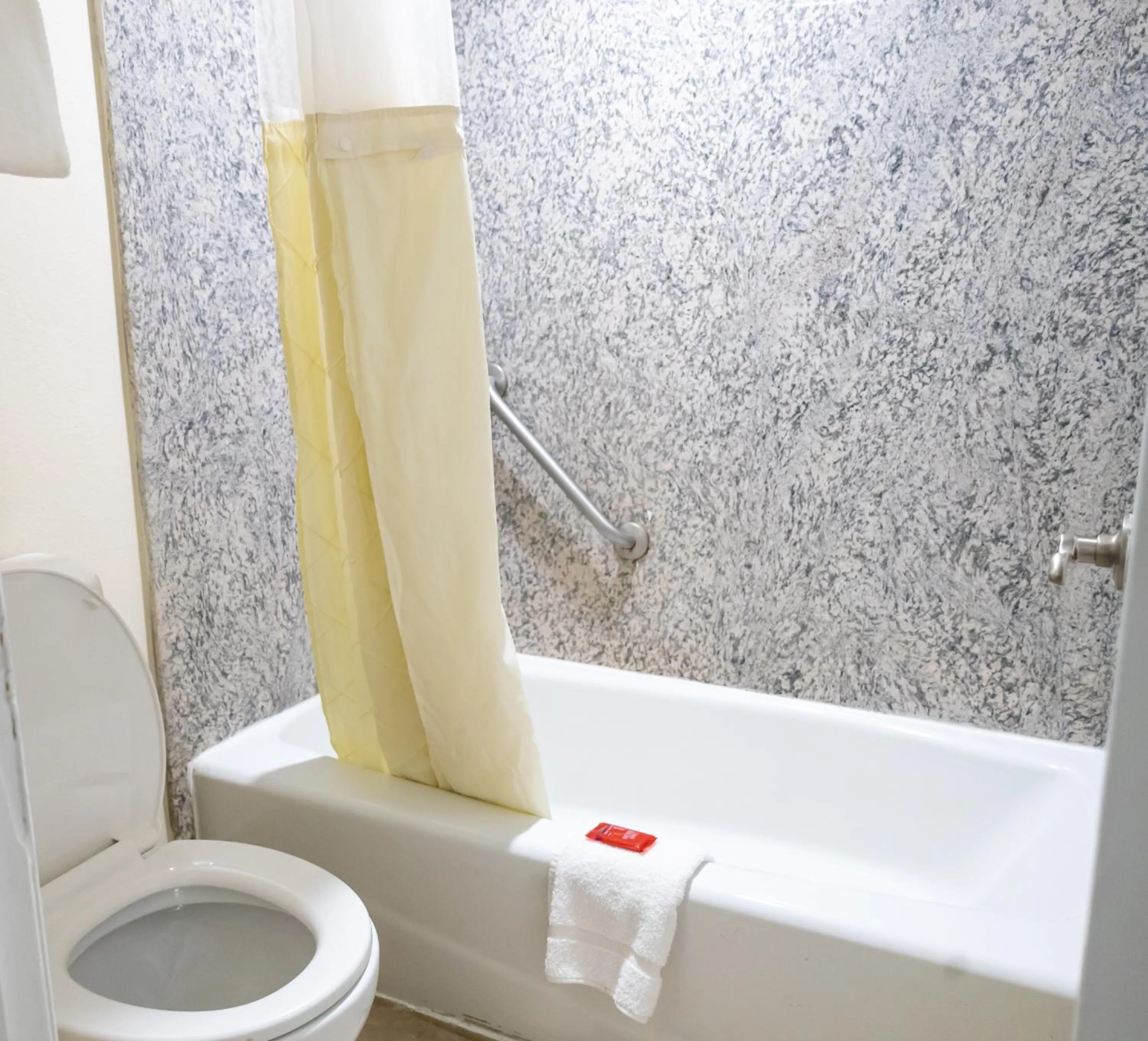 Bath in Baymont by Wyndham College Park Atlanta Airport South