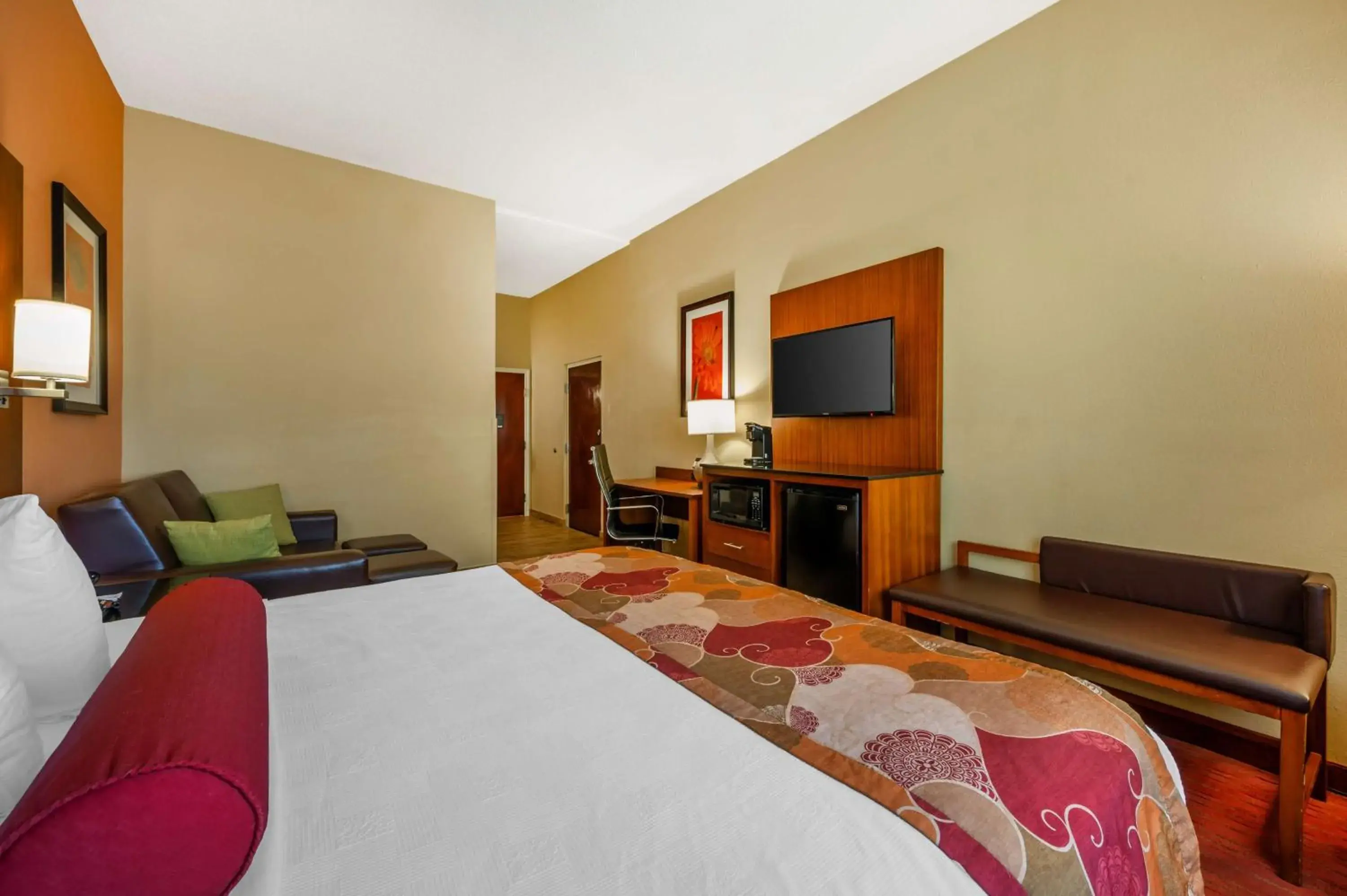 King Room with Roll-In Shower - Disability Access/Non-Smoking in Best Western Plus Georgetown Corporate Center Hotel King Room with Roll-In Shower - Disability Access/Non-Smoking in Best Western Plus Georgetown Corporate Center Hotel