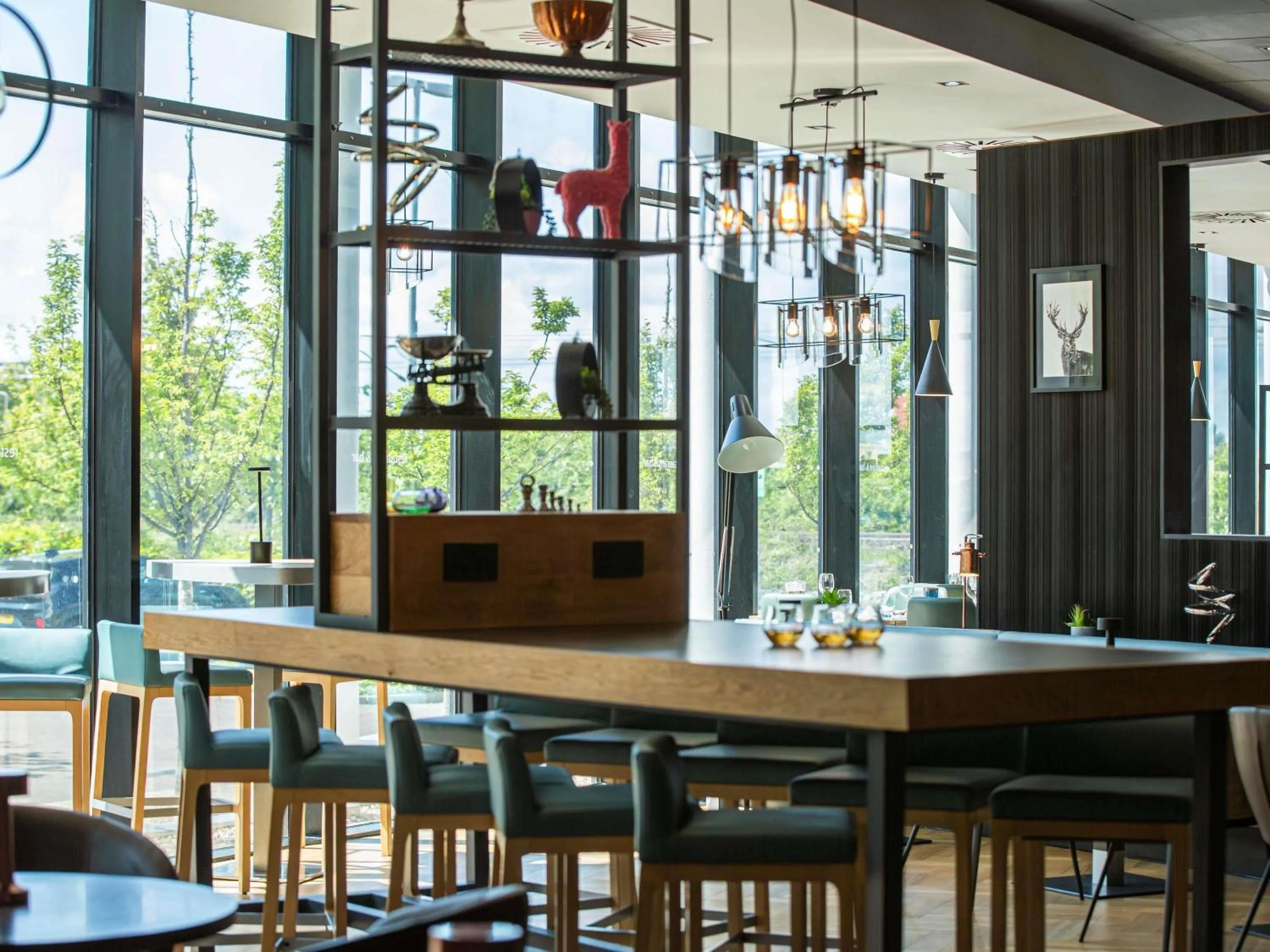 Lounge or bar in Novotel Edinburgh Park