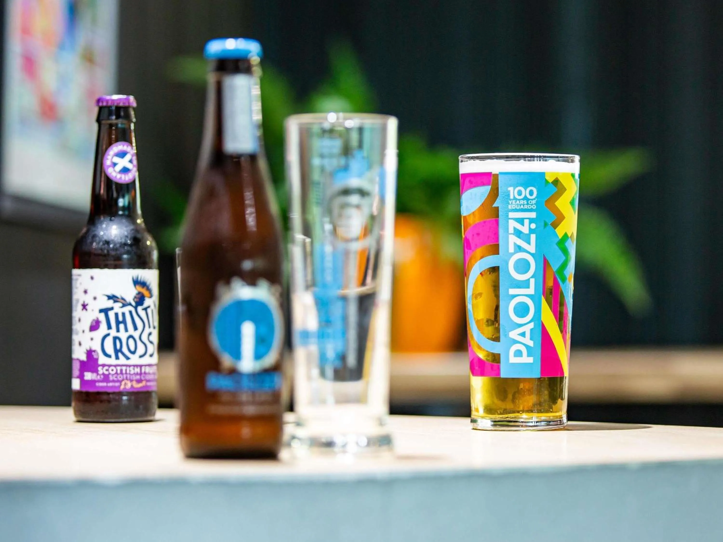 Lounge or bar in Novotel Edinburgh Park