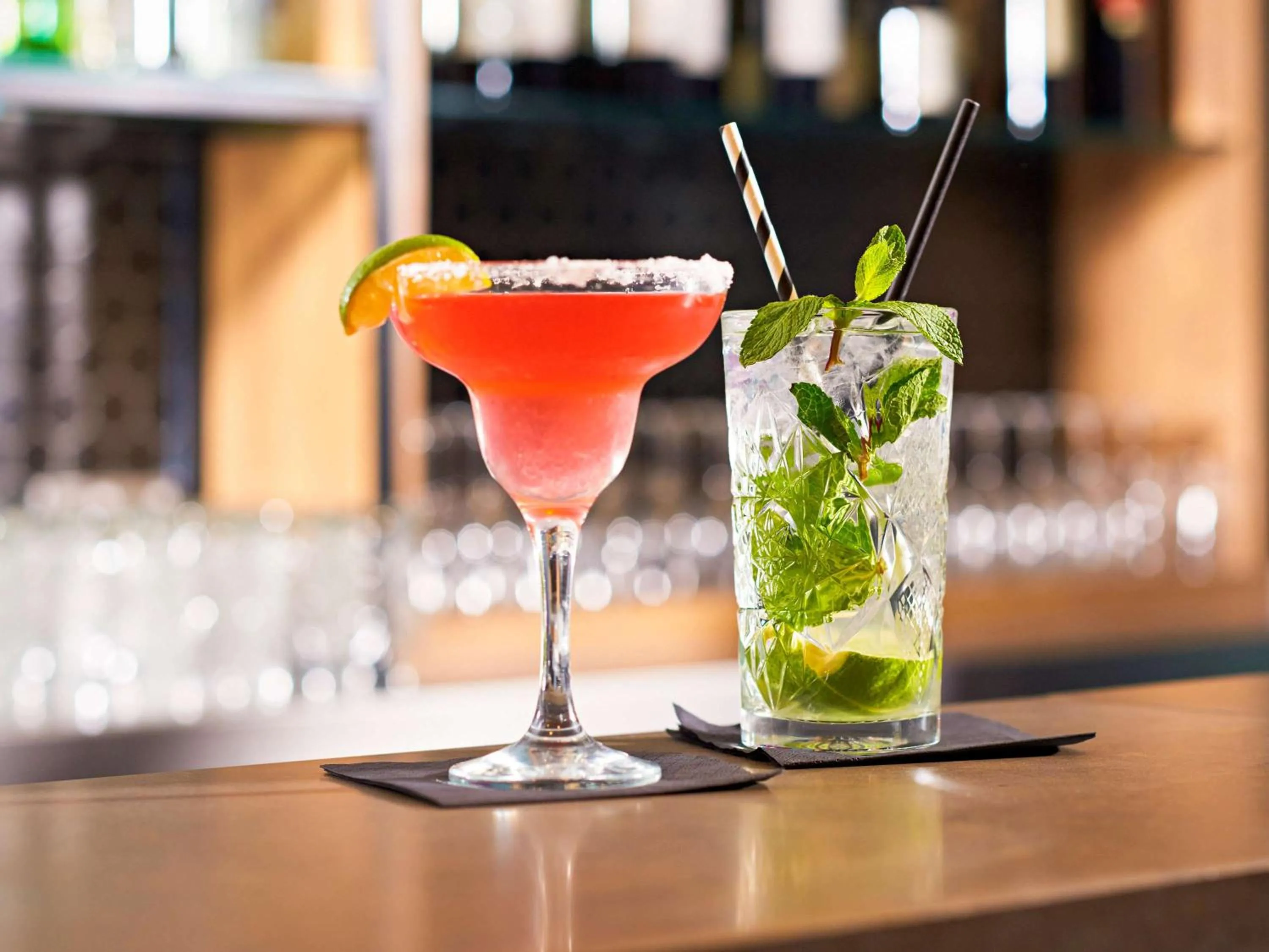 Lounge or bar in Novotel Edinburgh Park