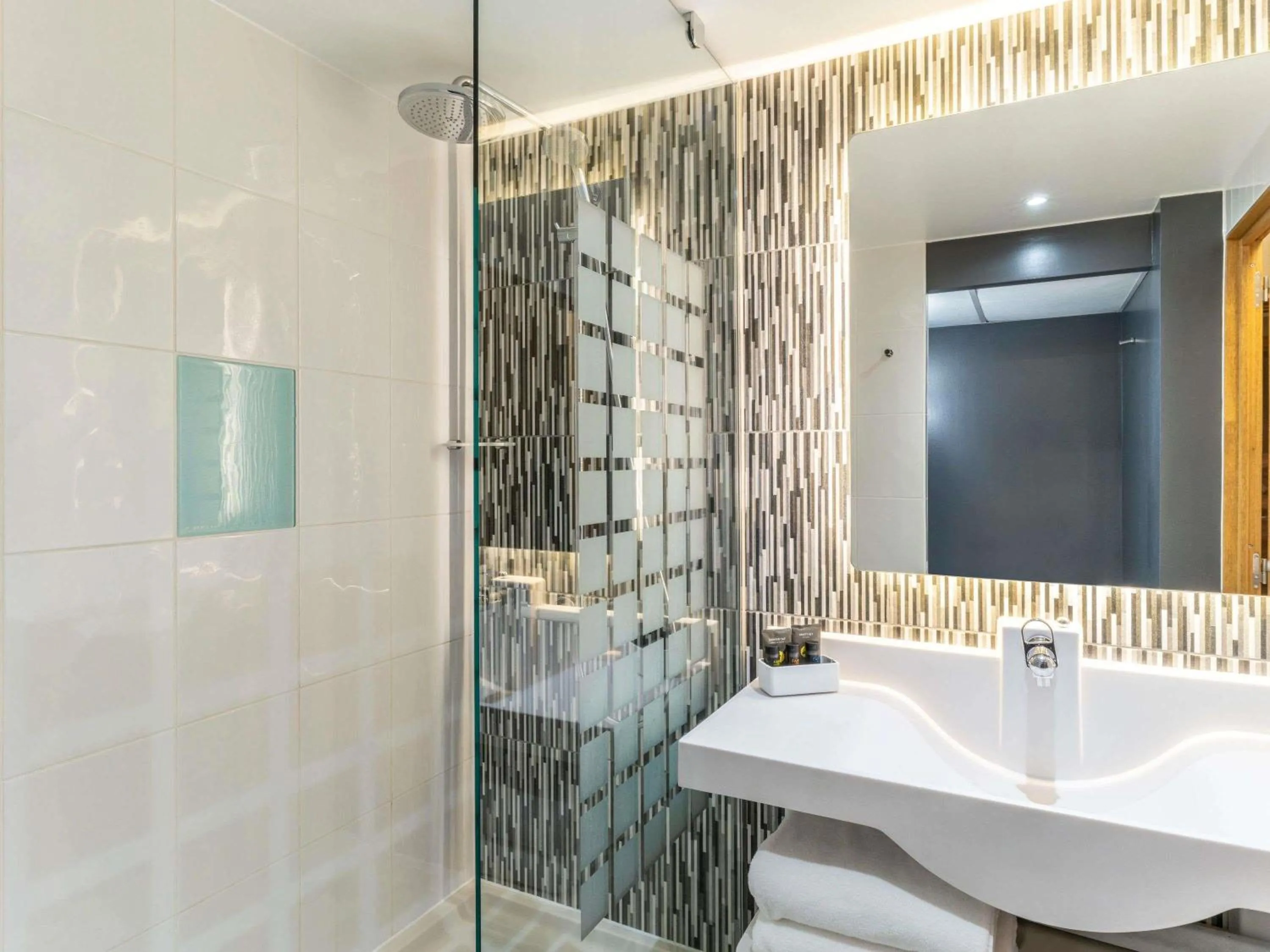 Bedroom in Novotel Edinburgh Park