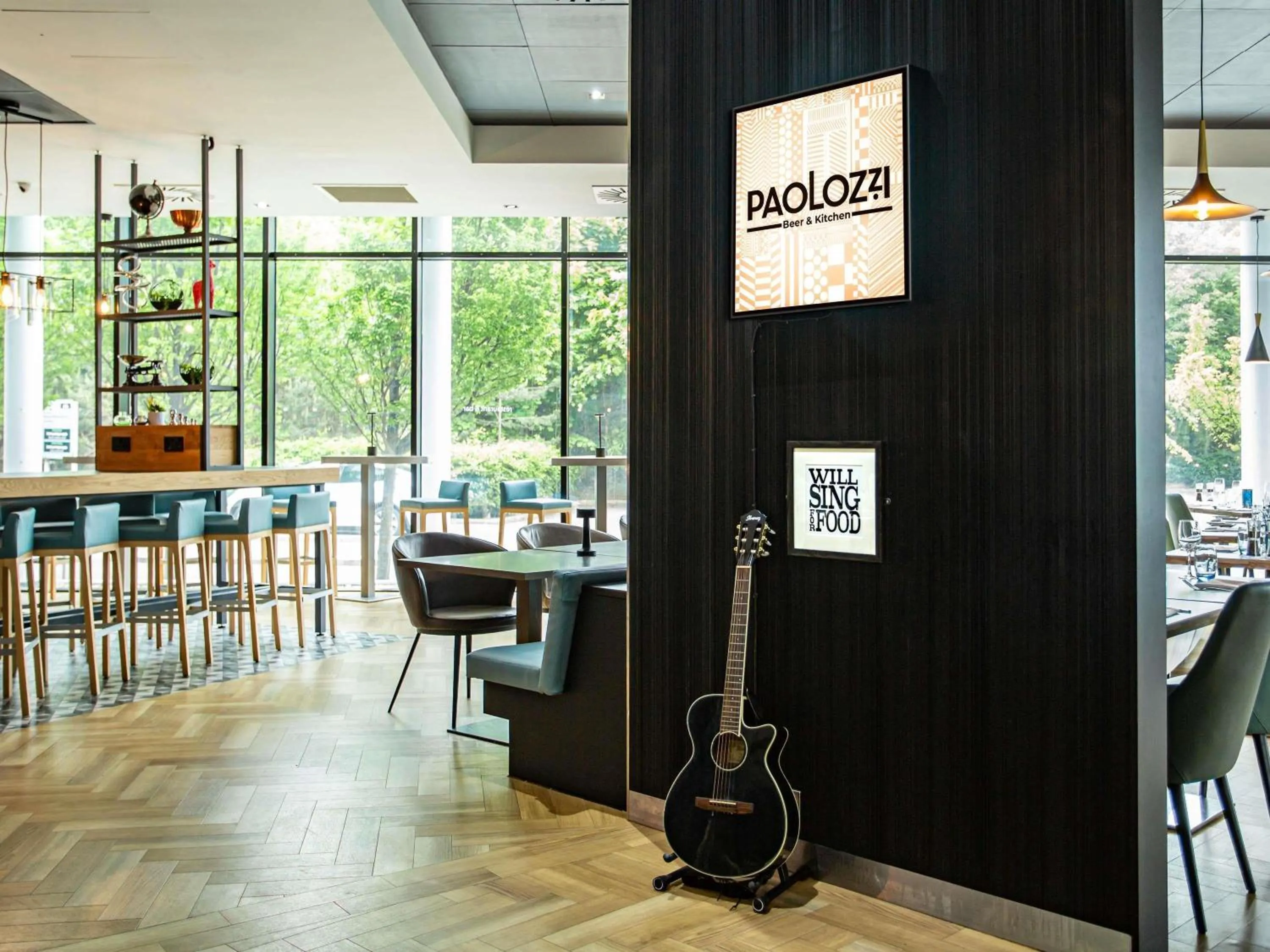 Lounge or bar in Novotel Edinburgh Park