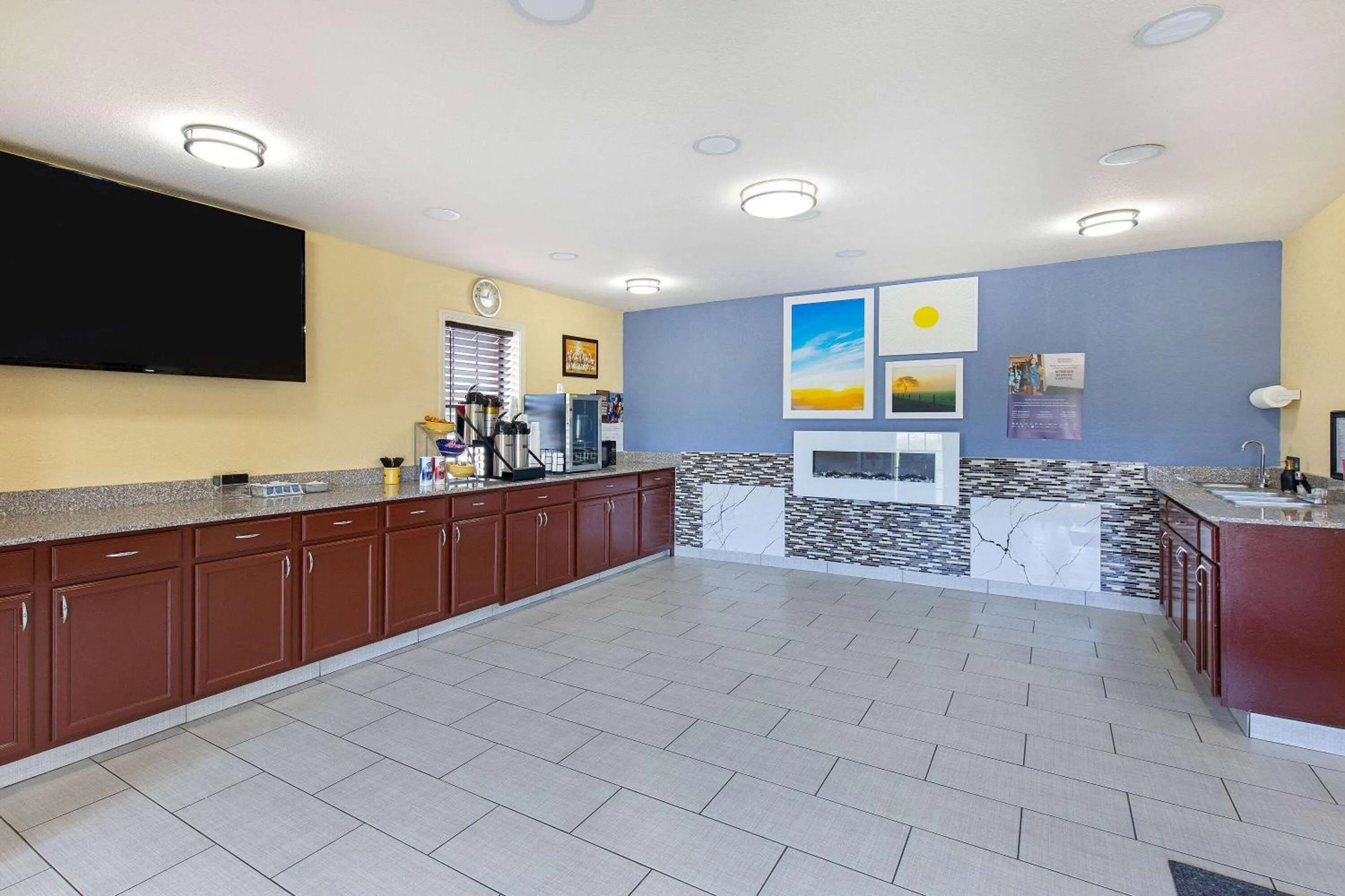 Lobby or reception in Days Inn by Wyndham Holladay