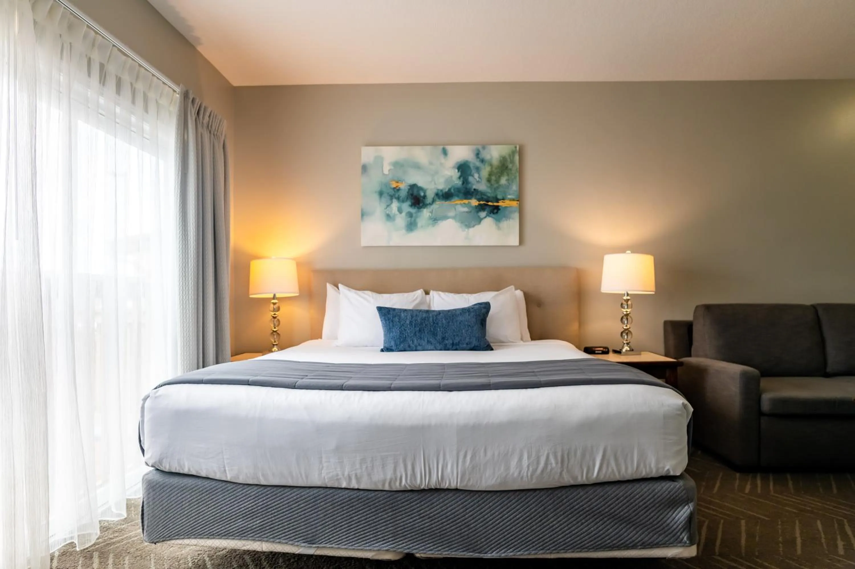 Bed in Inn at the Prom Oceanfront