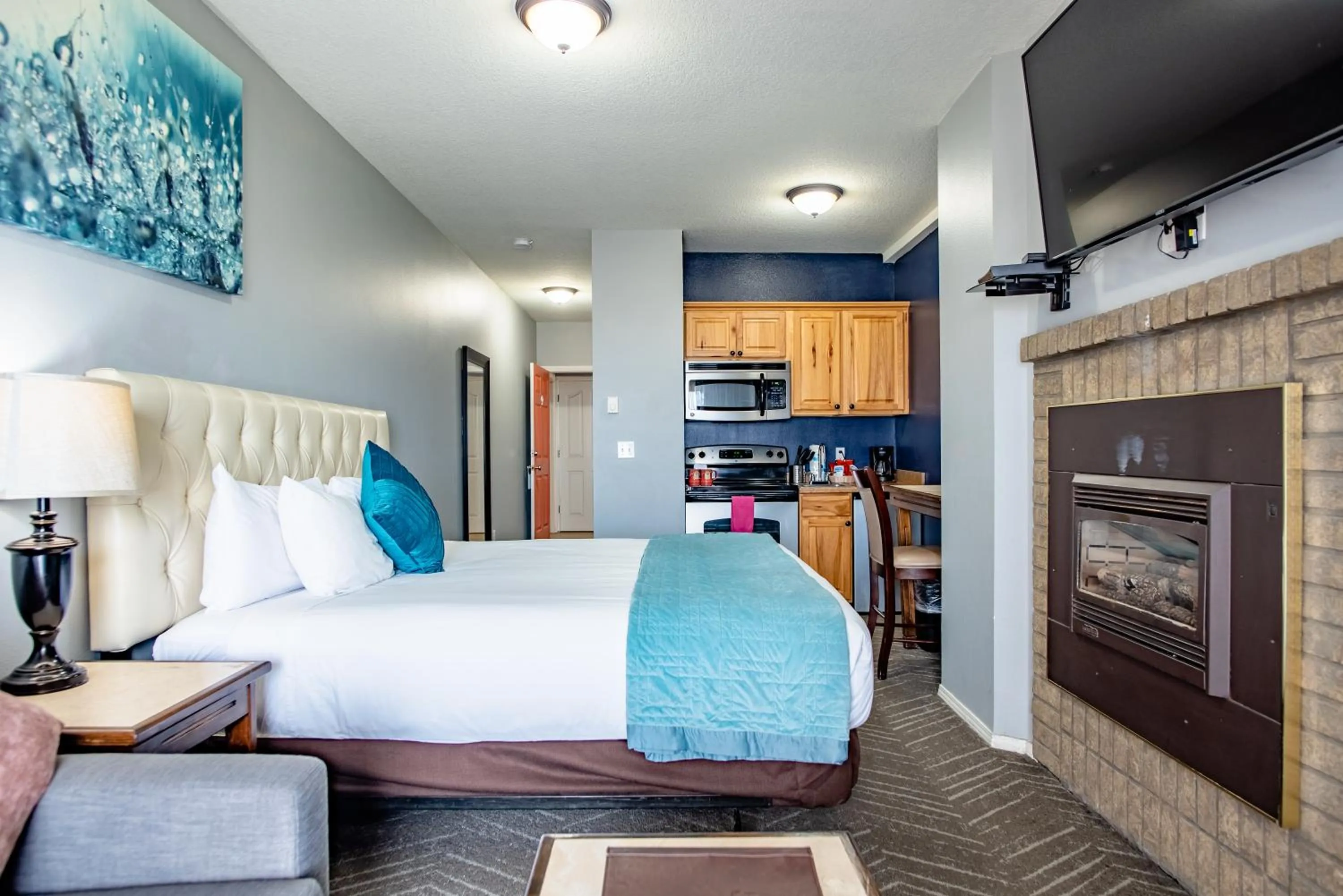 Bed in Inn at the Prom Oceanfront