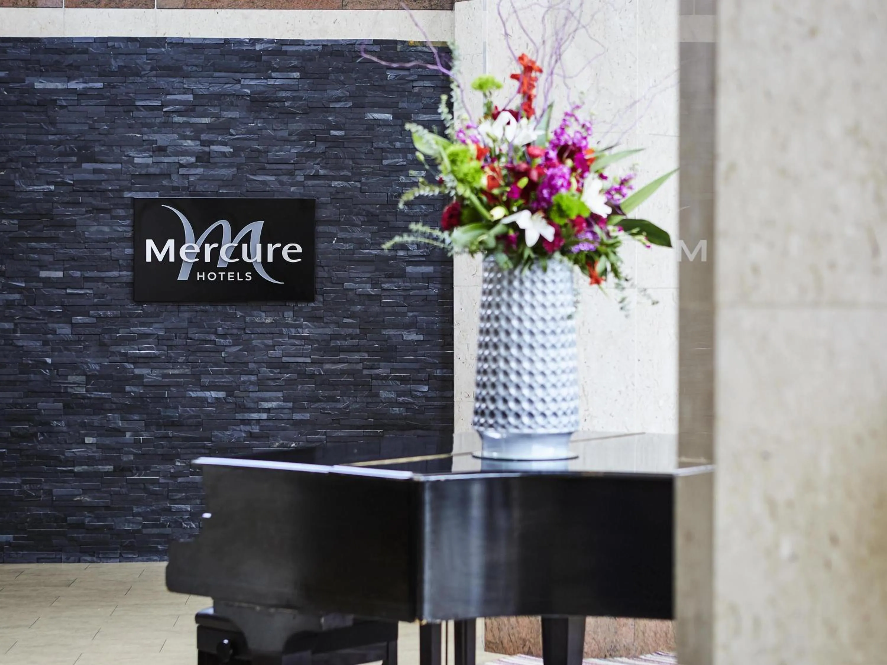 Property building in Mercure St Helens