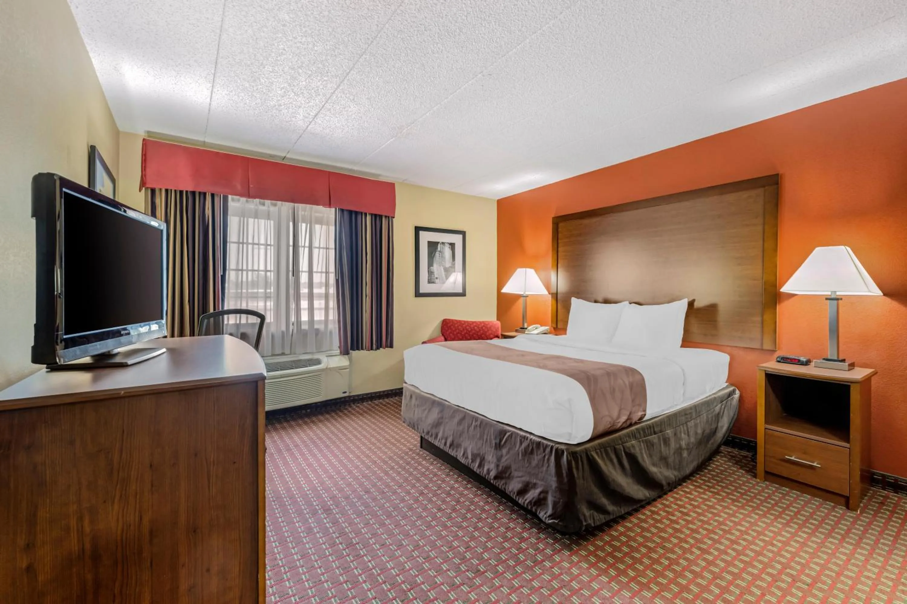 Bedroom, Bed in Quality Inn & Suites Lincoln South