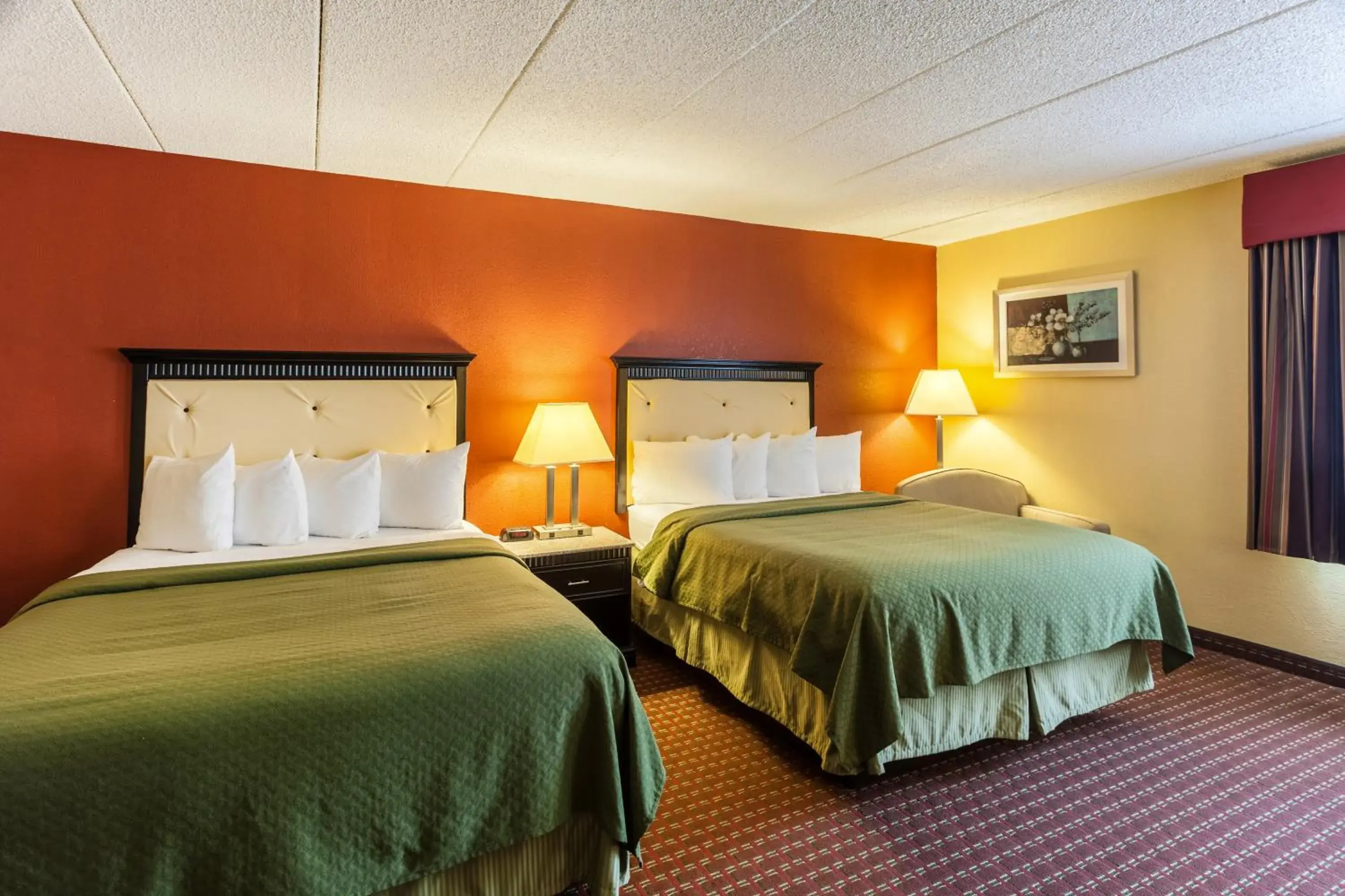 Quadruple Room - Non Smoking in Quality Inn & Suites Lincoln South Quadruple Room - Non Smoking in Quality Inn & Suites Lincoln South