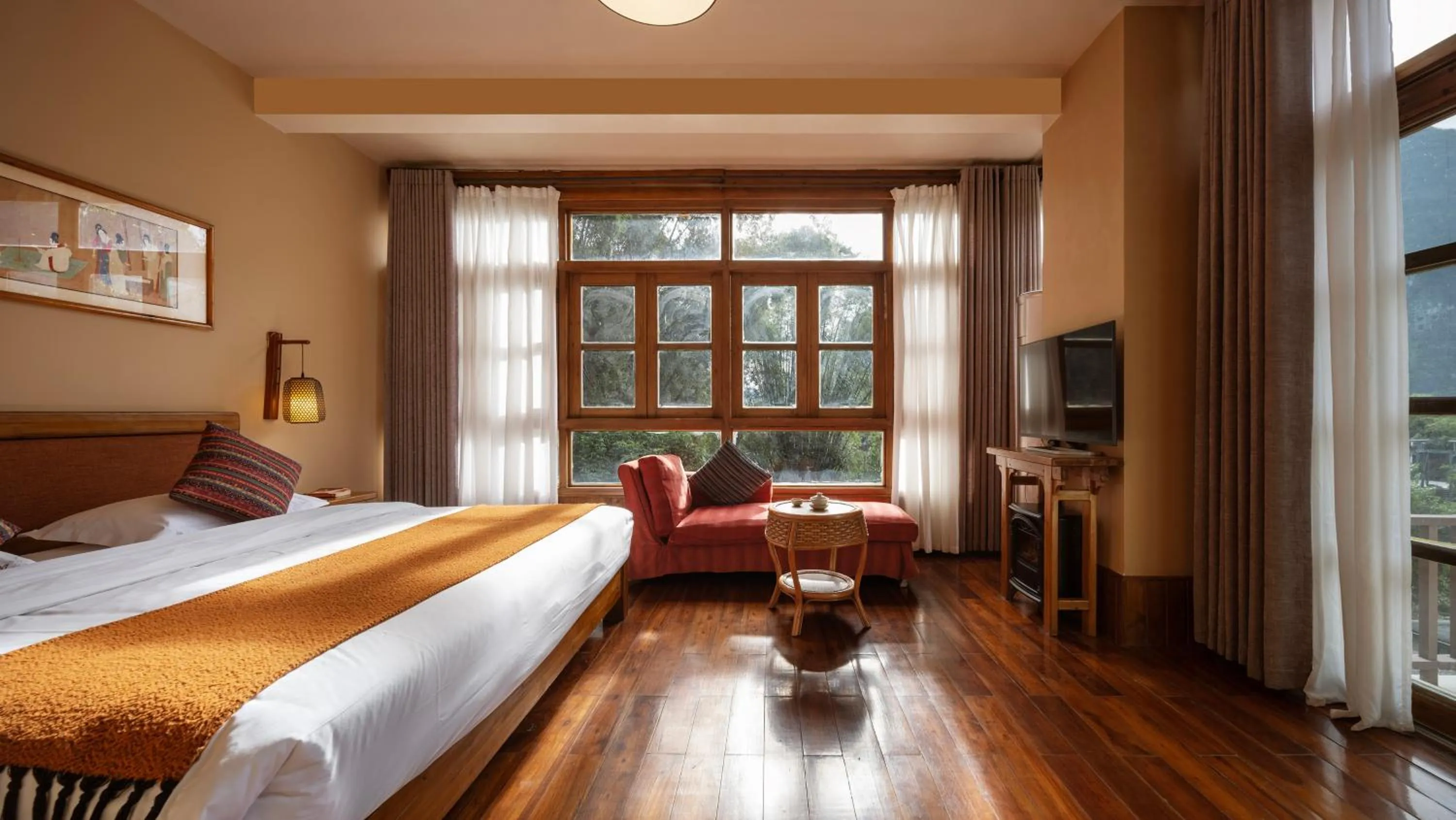 TV and multimedia, Bed in Moondance Boutique Resort