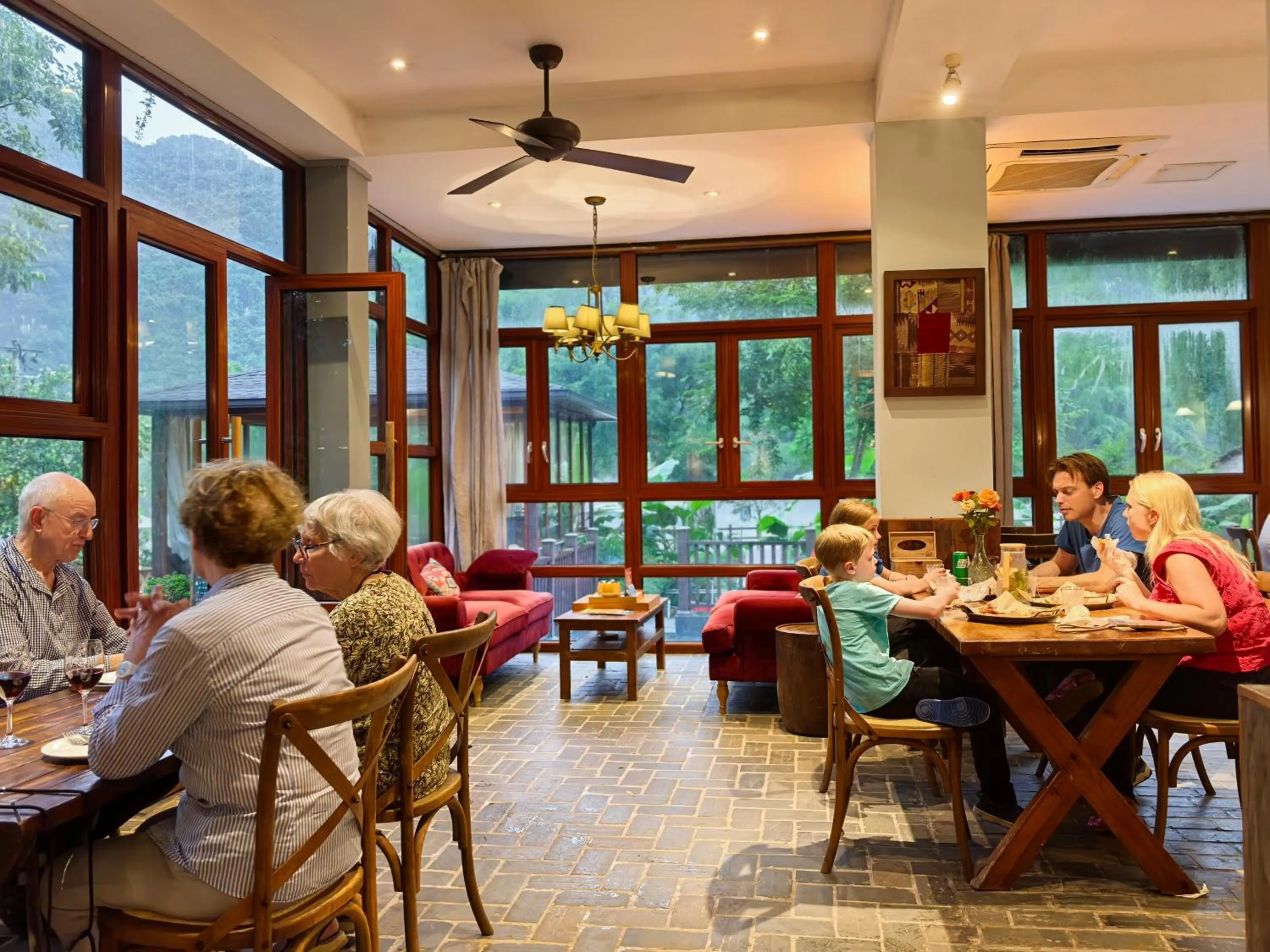 Restaurant/places to eat in Moondance Boutique Resort