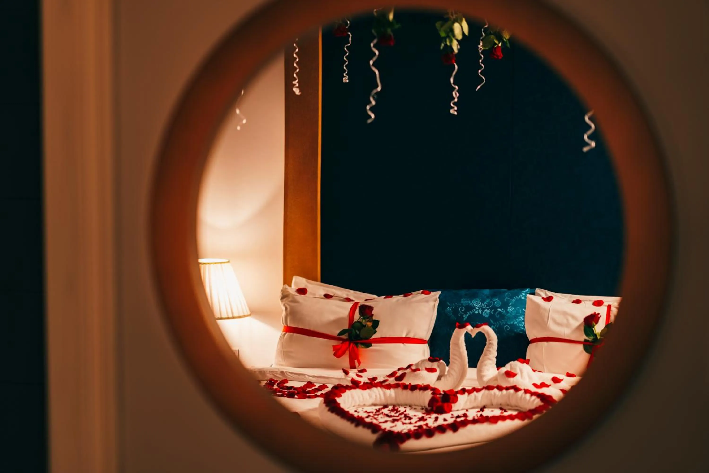 wedding, Bed in Gulanar Hotel