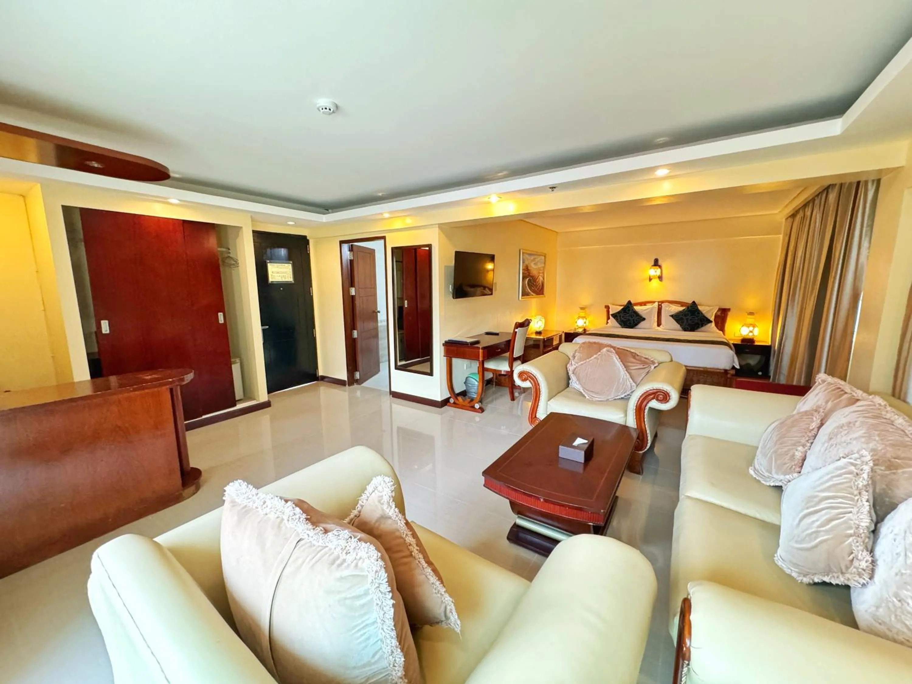 Living room in Golden Phoenix Hotel Boracay