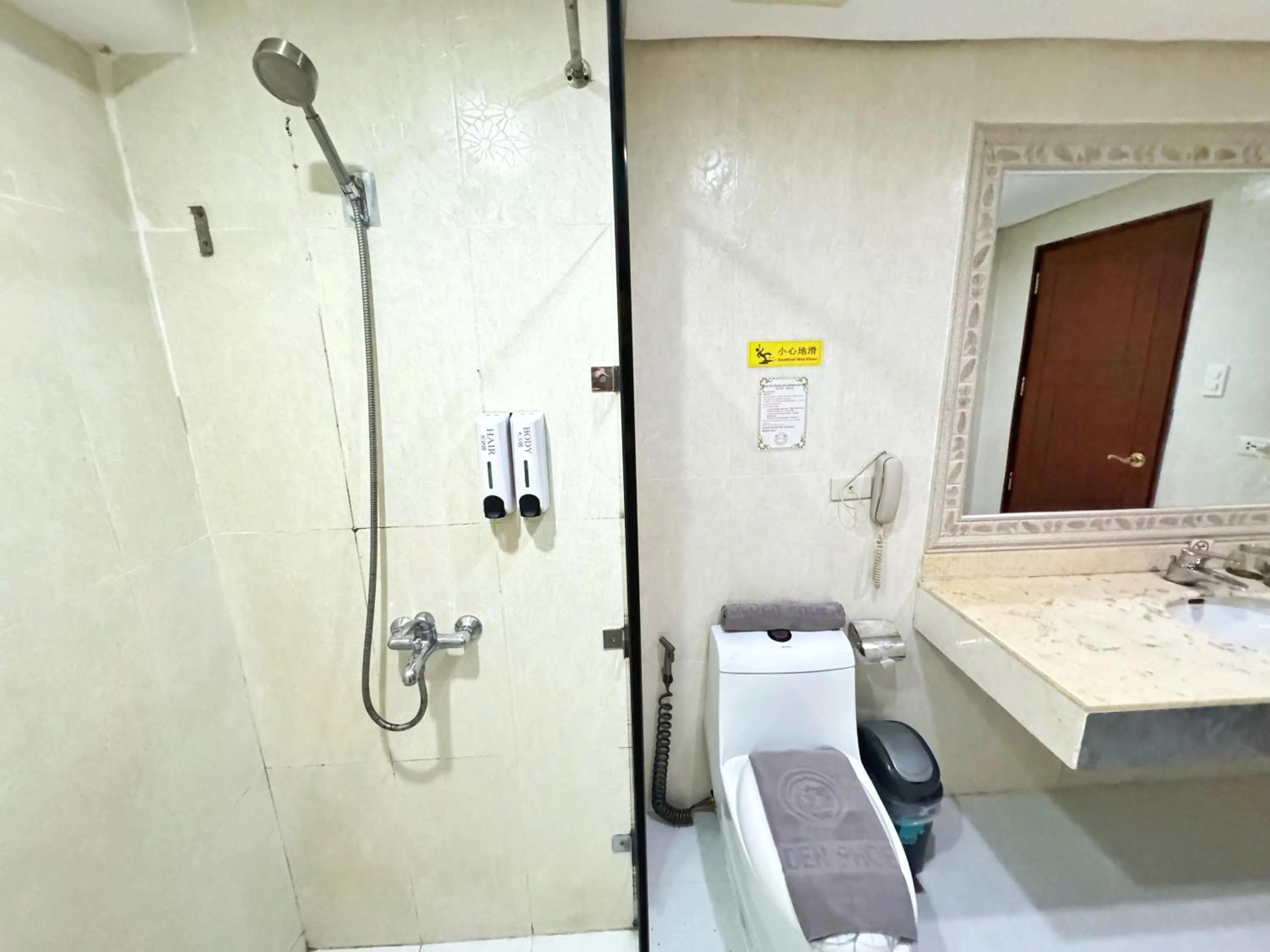 Shower in Golden Phoenix Hotel Boracay