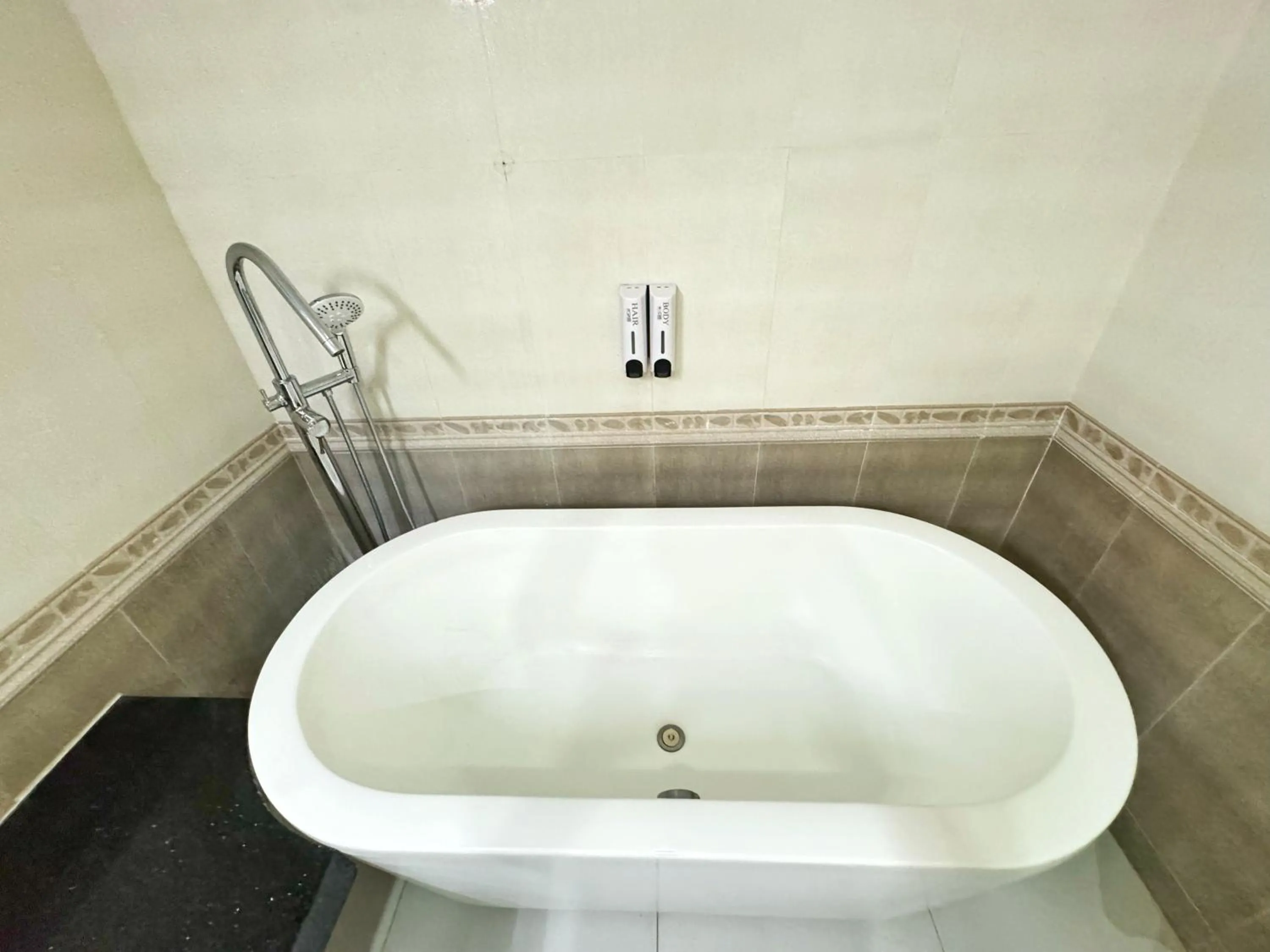 Bathroom in Golden Phoenix Hotel Boracay