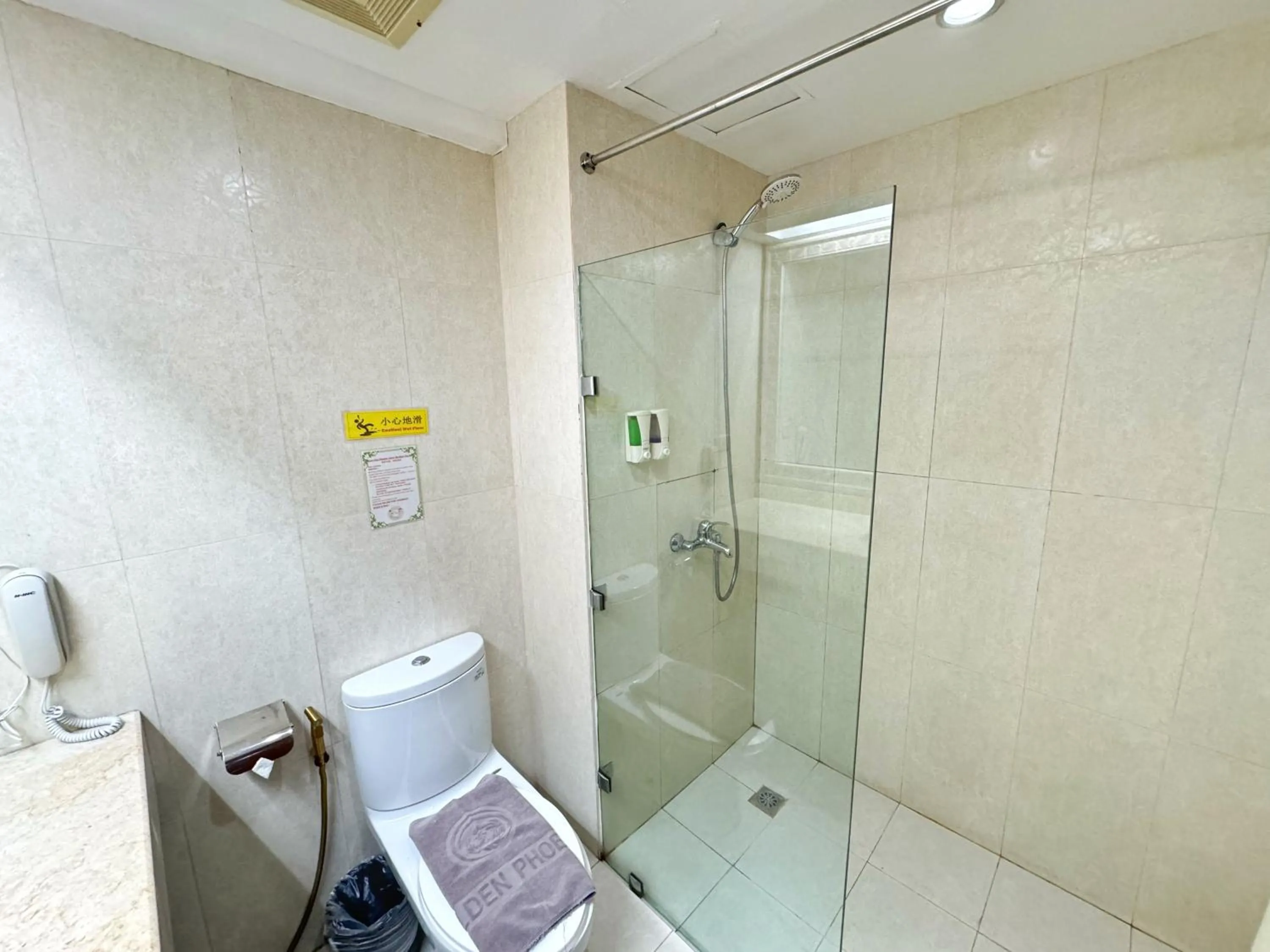 Shower in Golden Phoenix Hotel Boracay