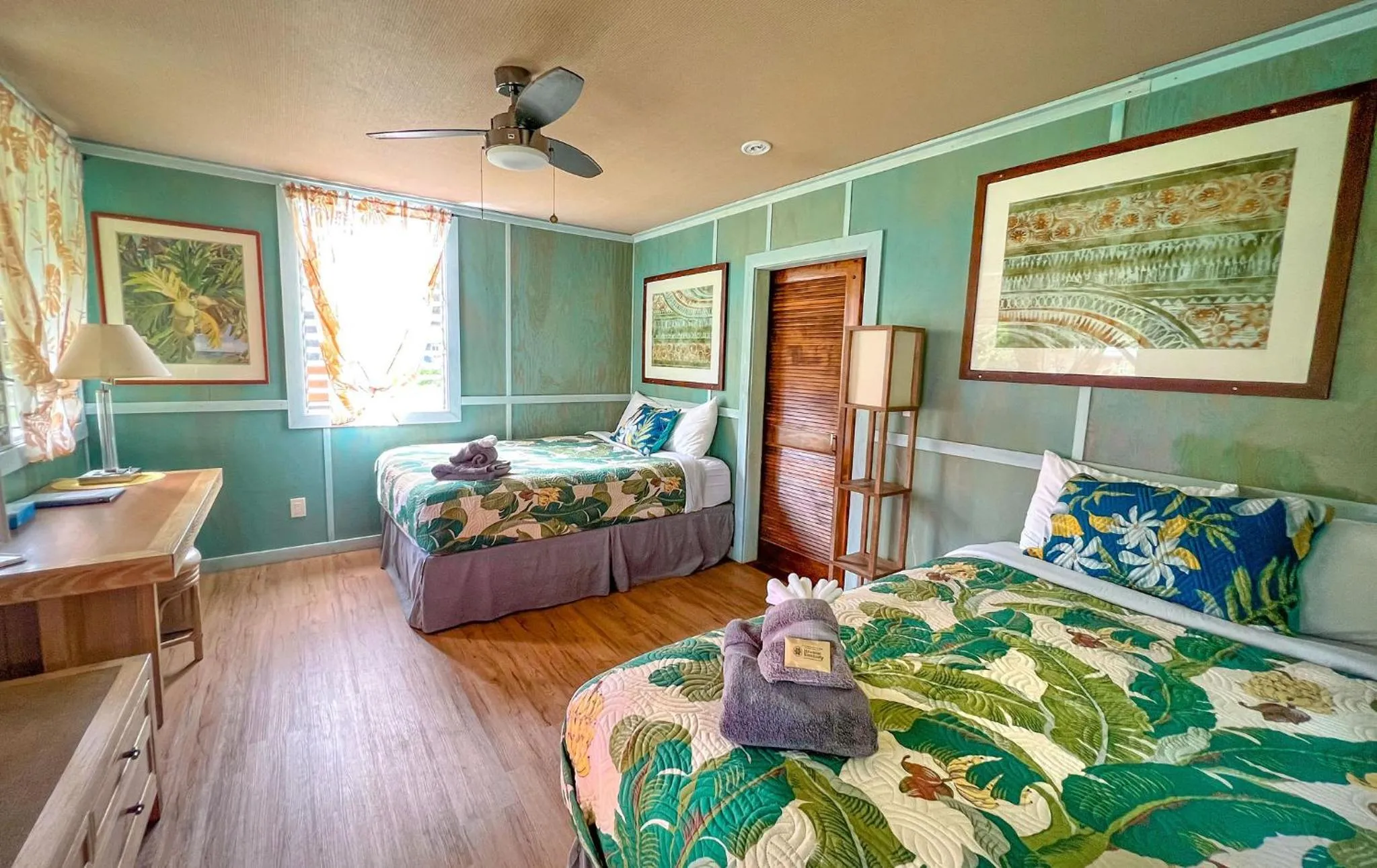 Seating area, Bed in Hawaiian Sanctuary Eco Retreat Center