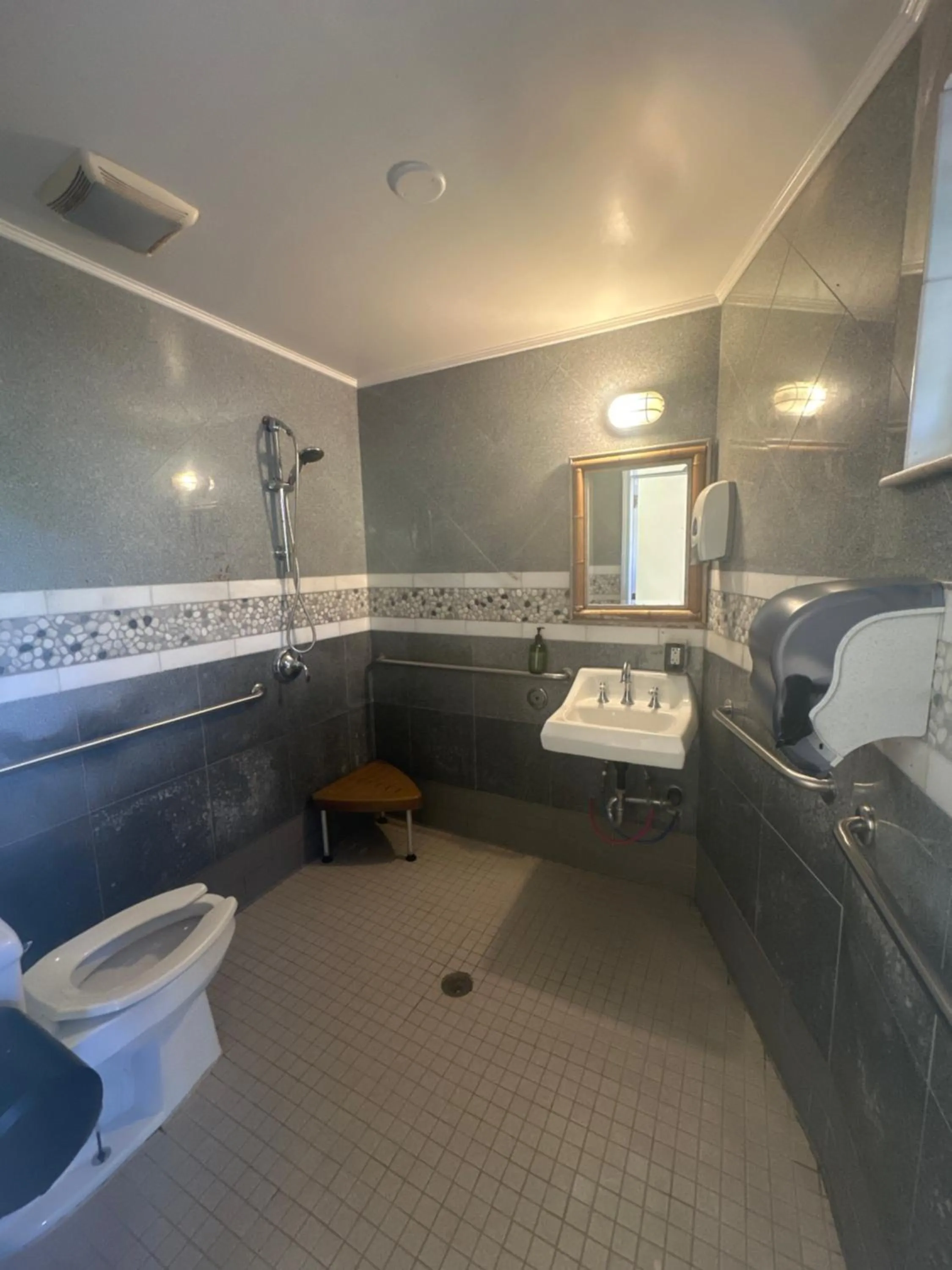 Hawaiian Sanctuary Eco Retreat Center