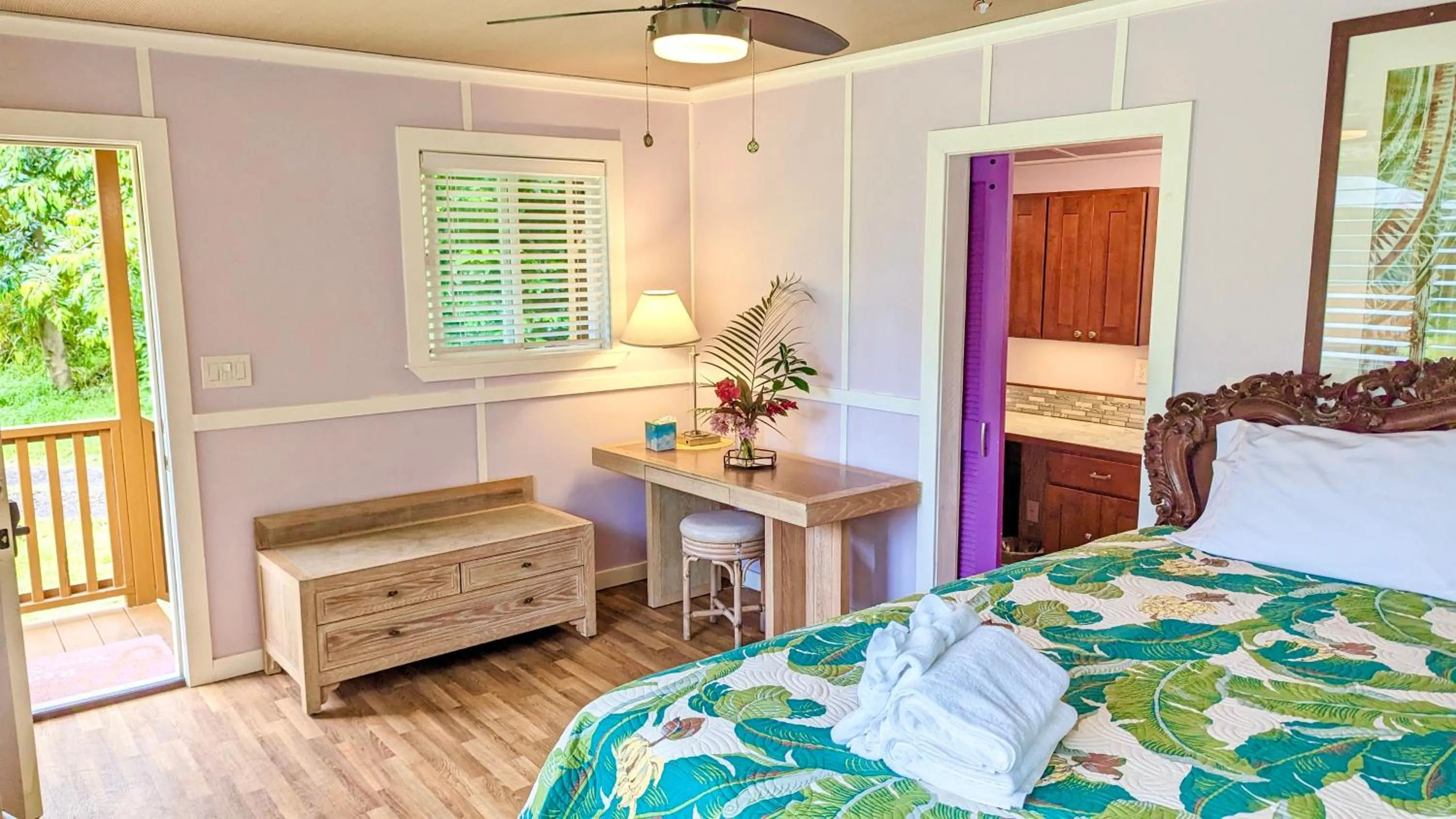 Photo of the whole room, Bed in Hawaiian Sanctuary Eco Retreat Center