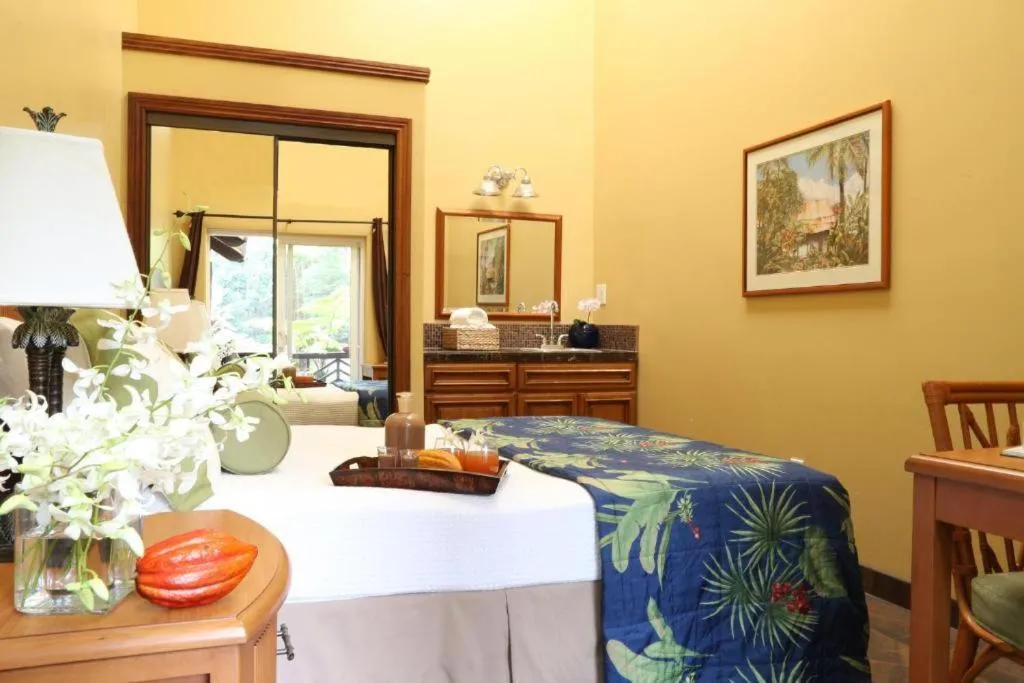 Photo of the whole room in Hawaiian Sanctuary Eco Retreat Center