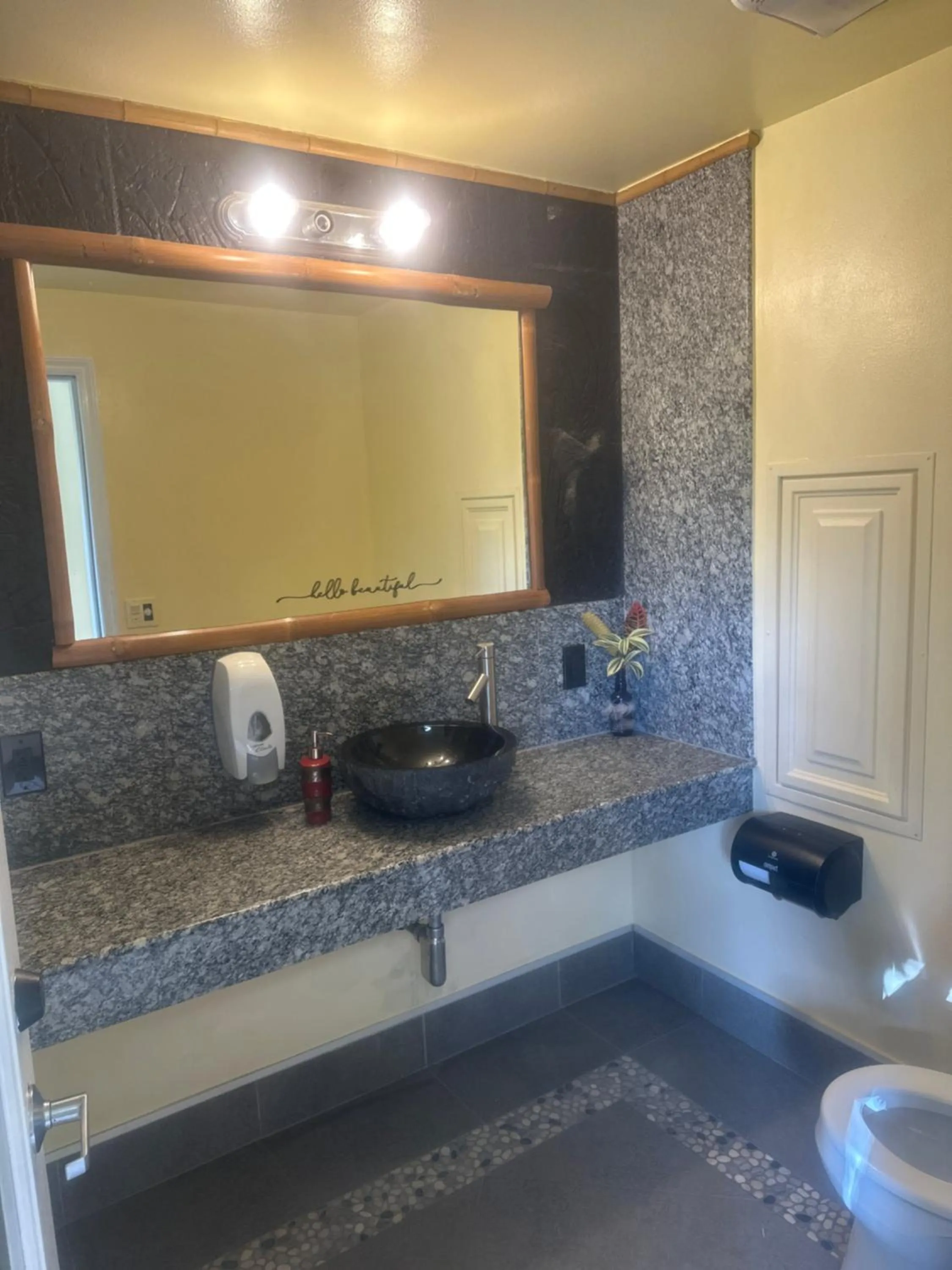 Hawaiian Sanctuary Eco Retreat Center